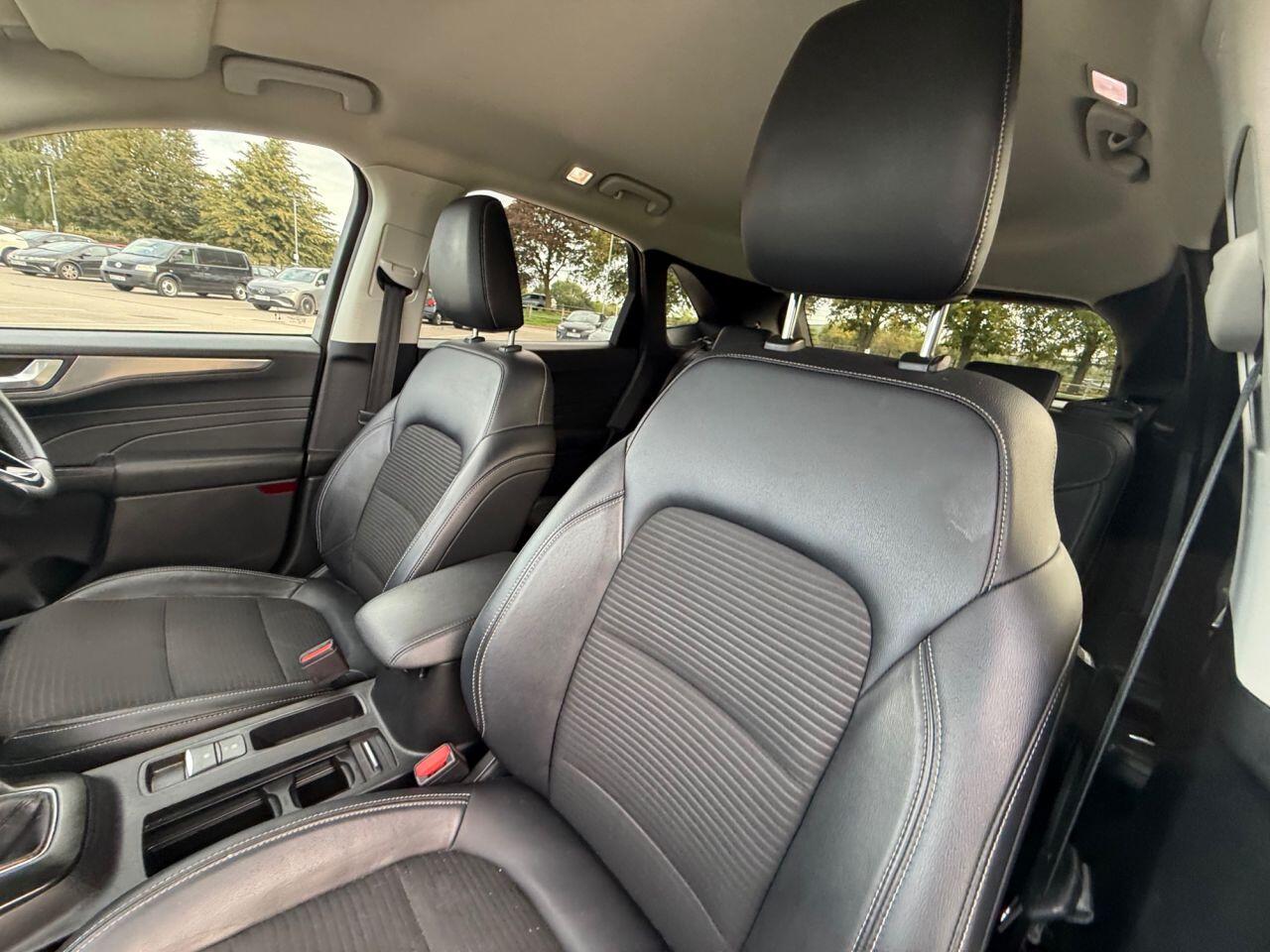 Ford Kuga view 3