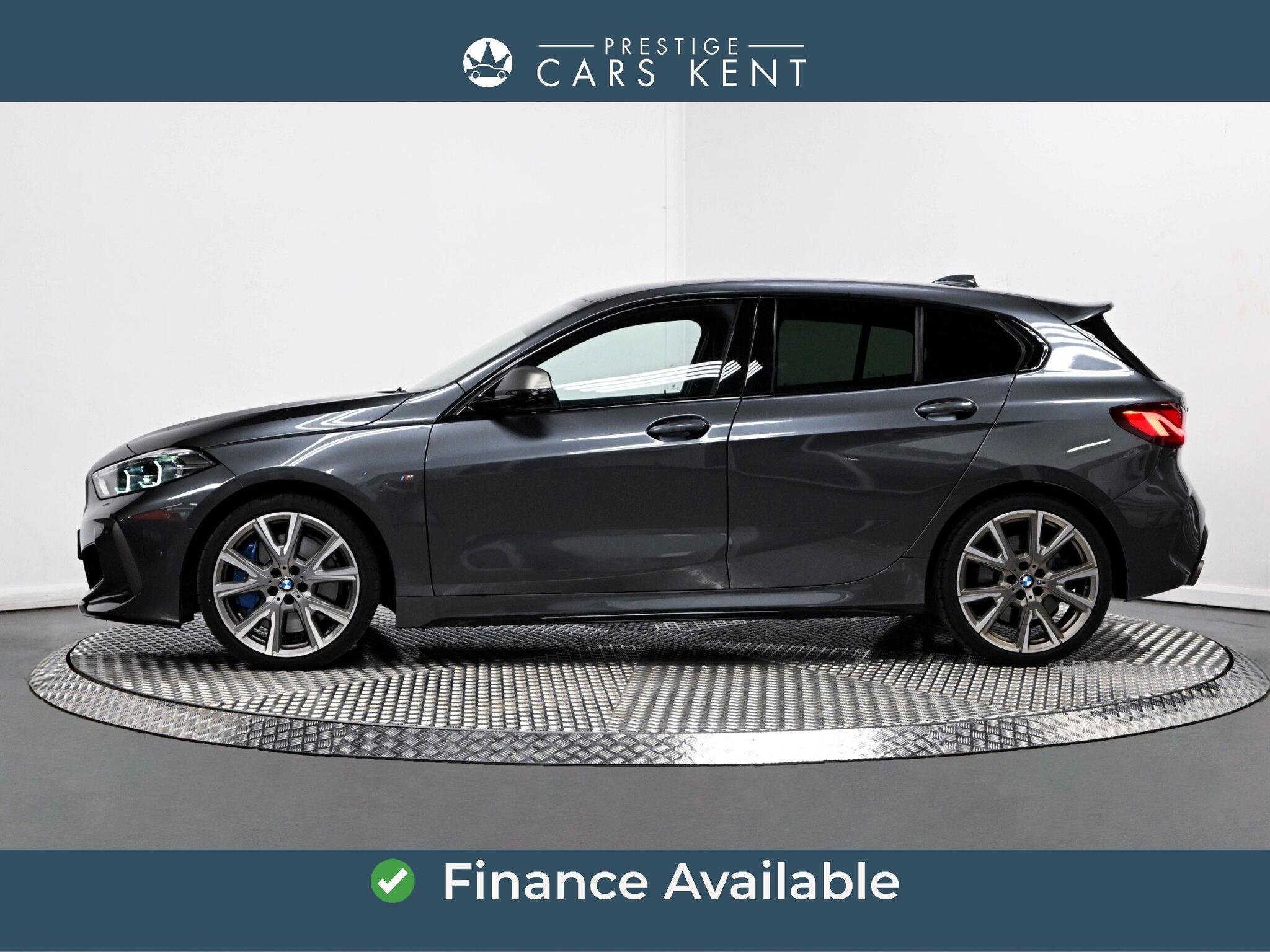 BMW 1 Series view 4
