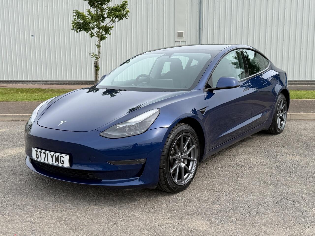 Tesla Model 3 view 5