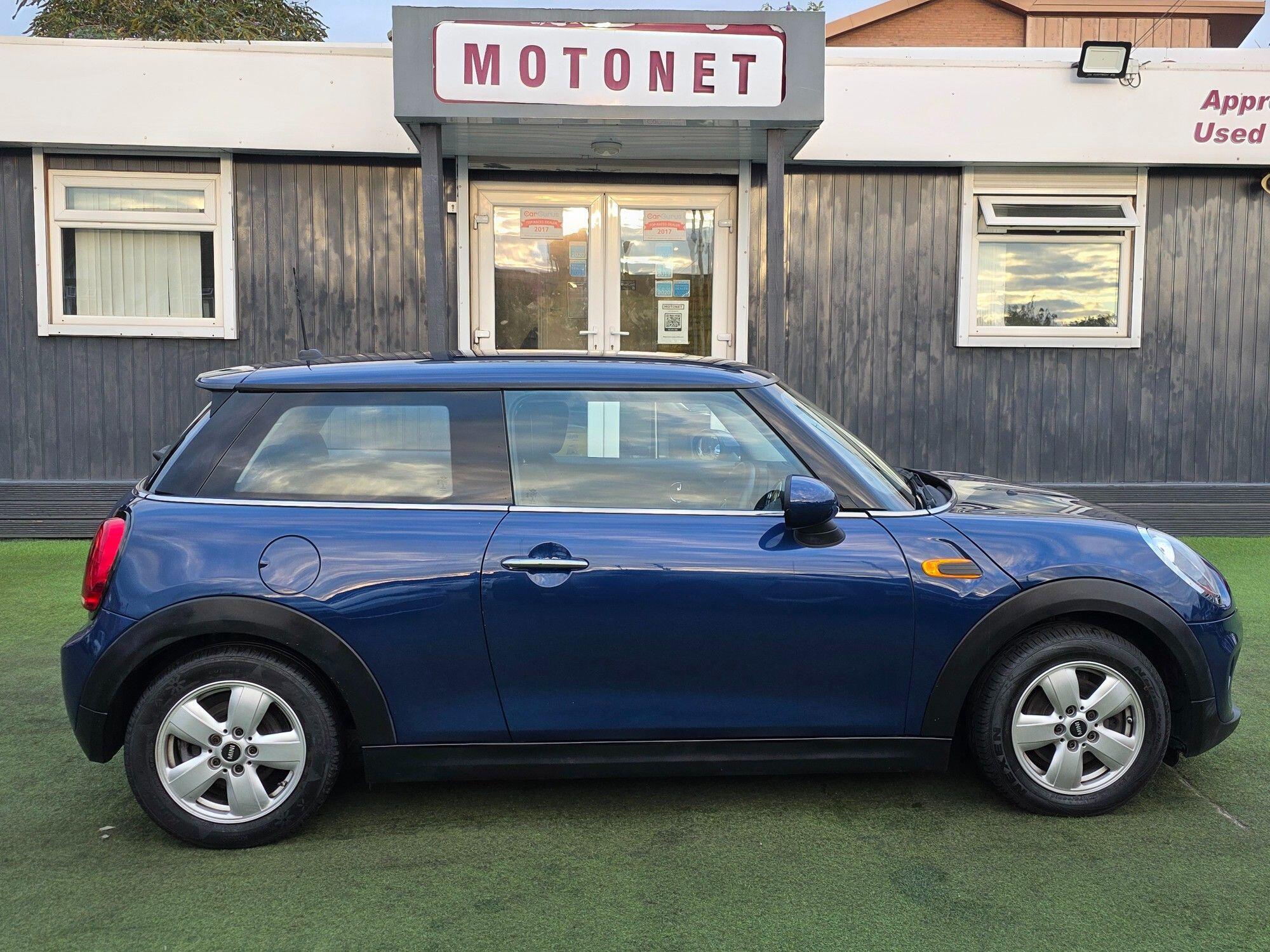 Mini Hatch view 9