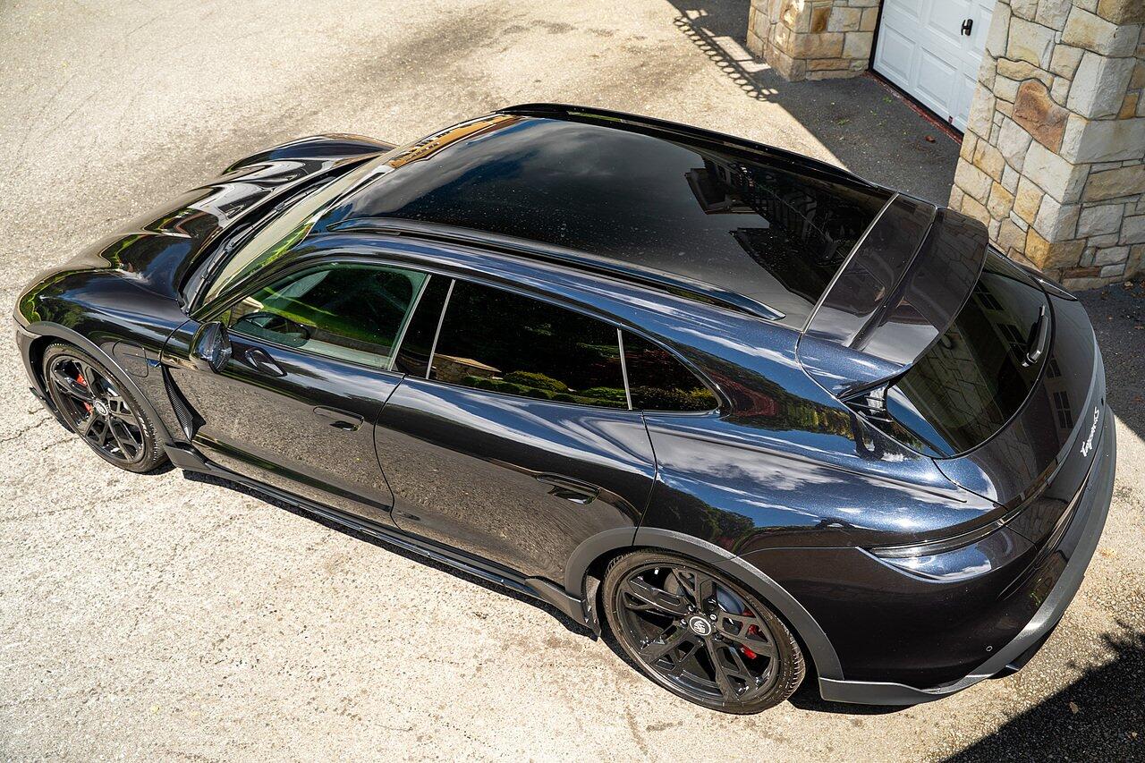 Porsche Taycan view 38
