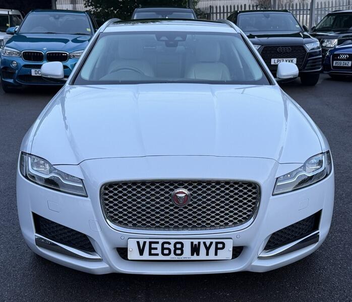 Jaguar XF view 10