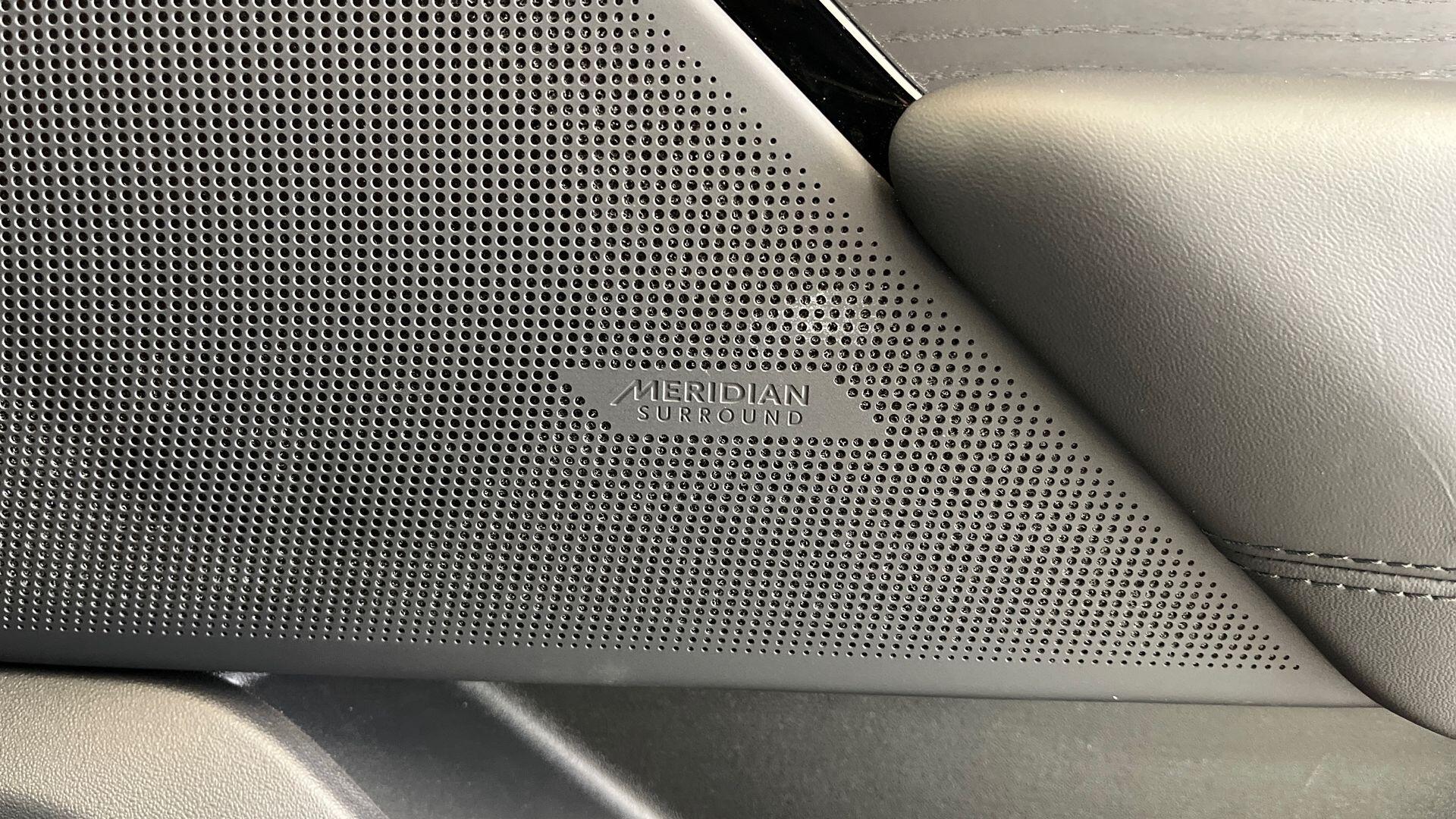 Land Rover Range Rover Velar view 24