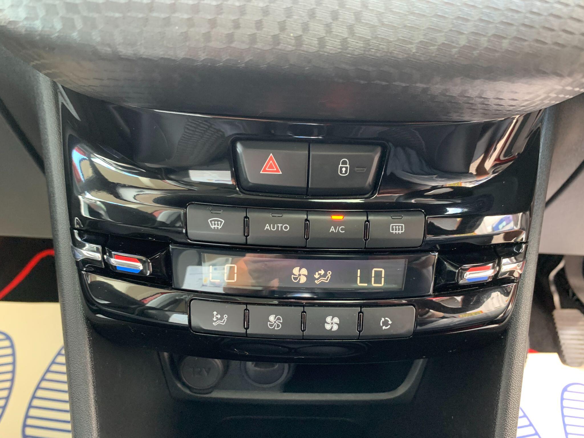 Peugeot 2008 view 34