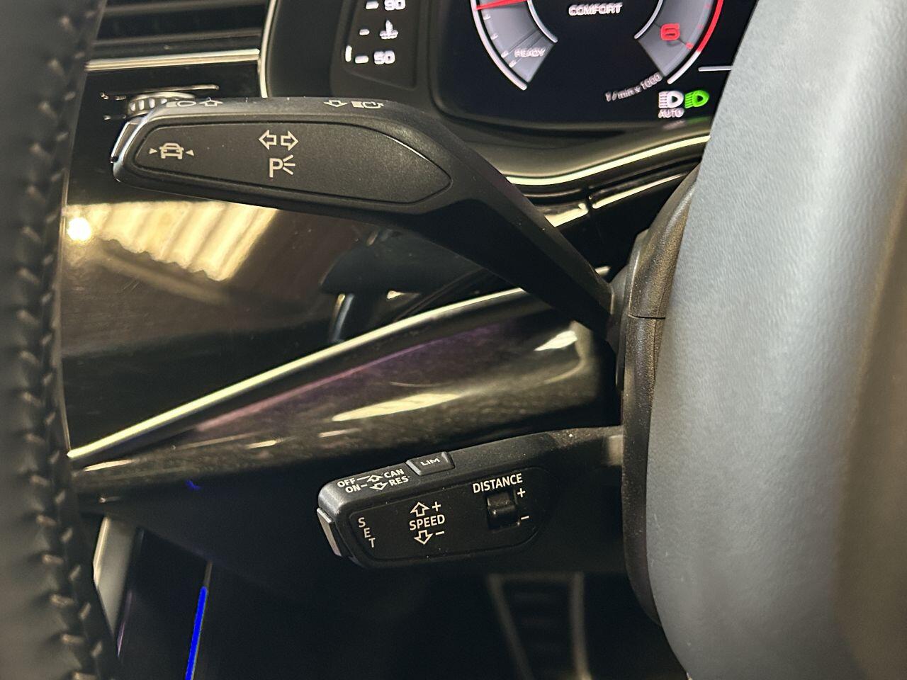 Audi Q7 view 45