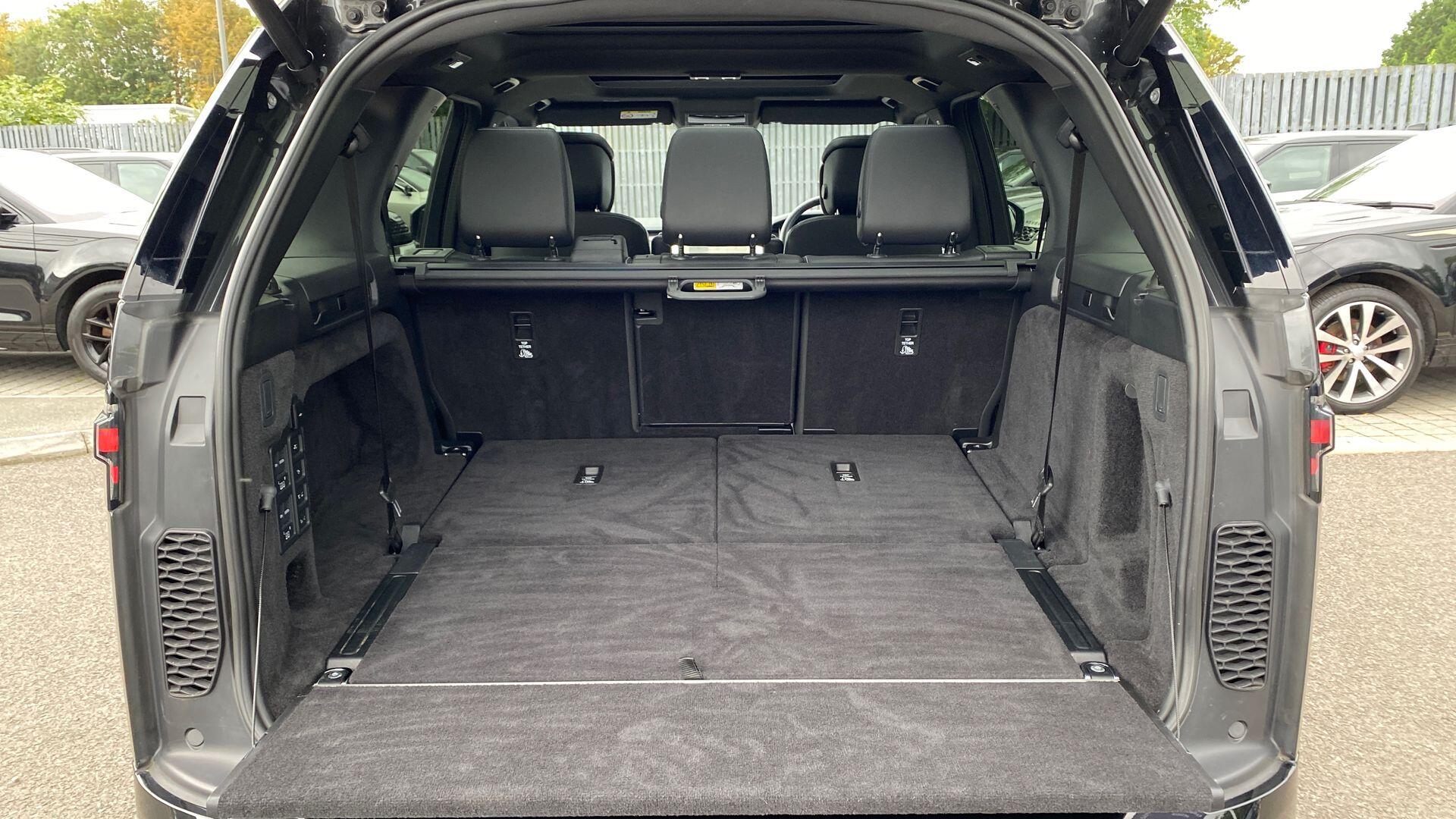 Land Rover Discovery view 10
