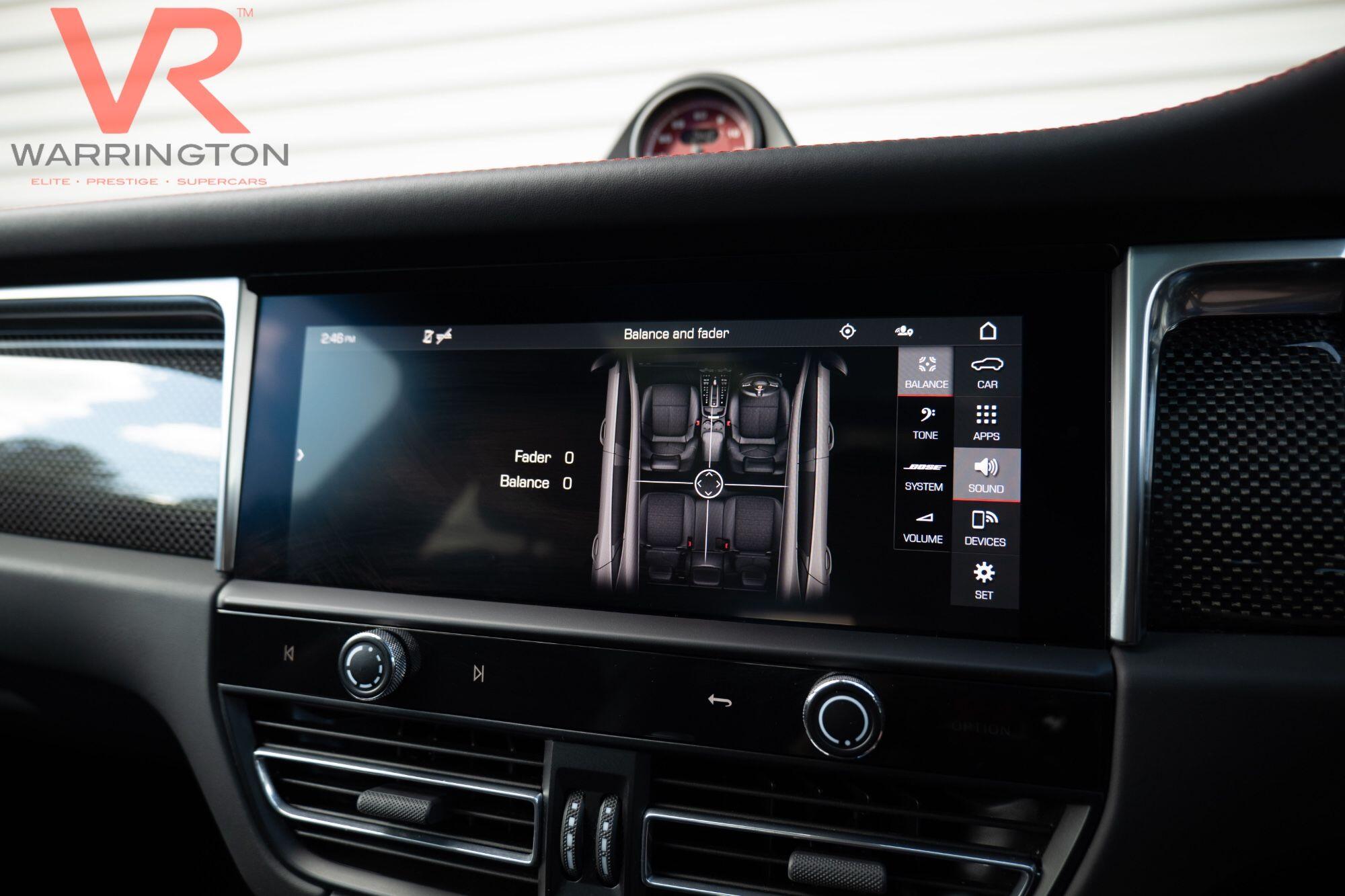 Porsche Macan view 38