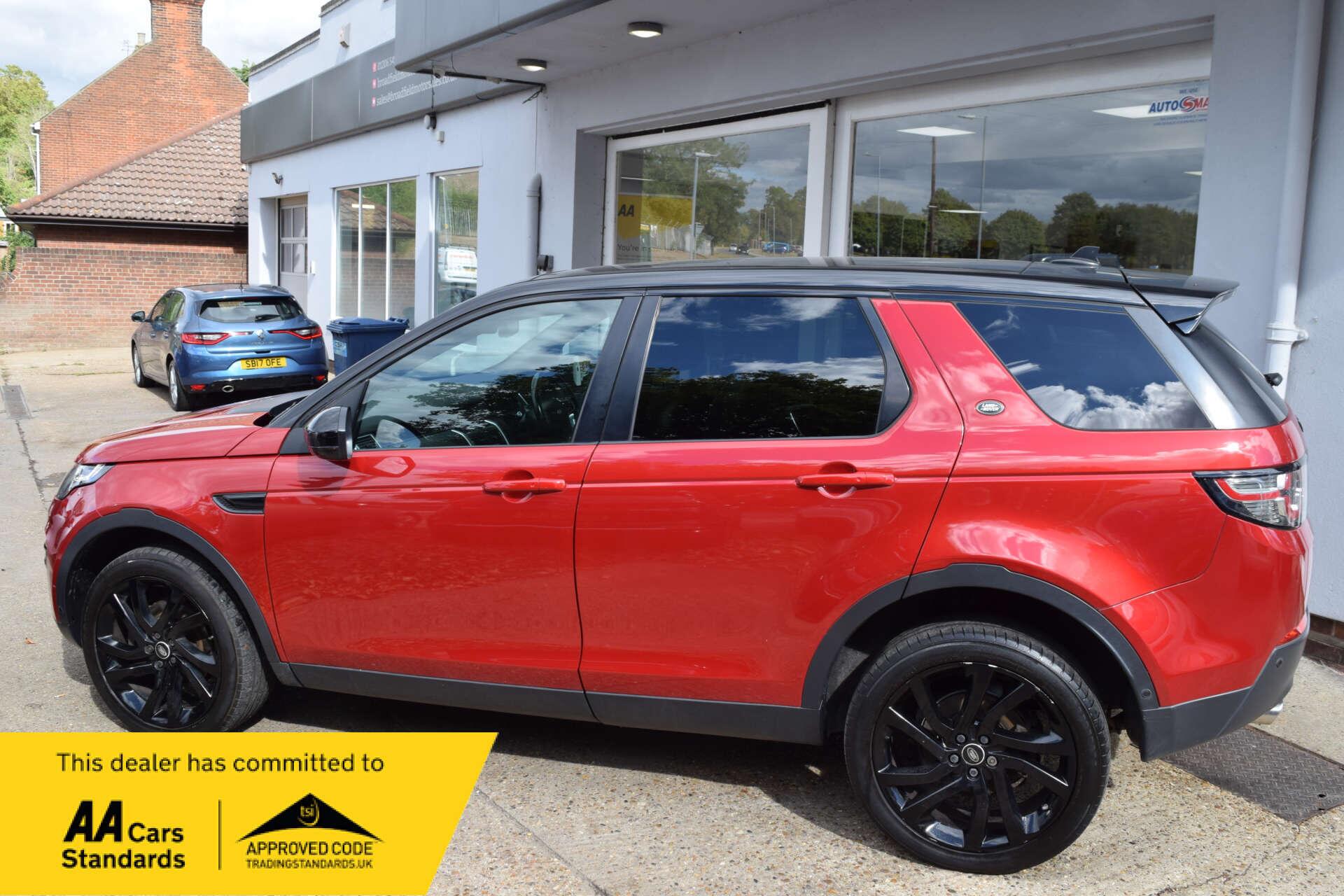 Land Rover Discovery Sport view 5