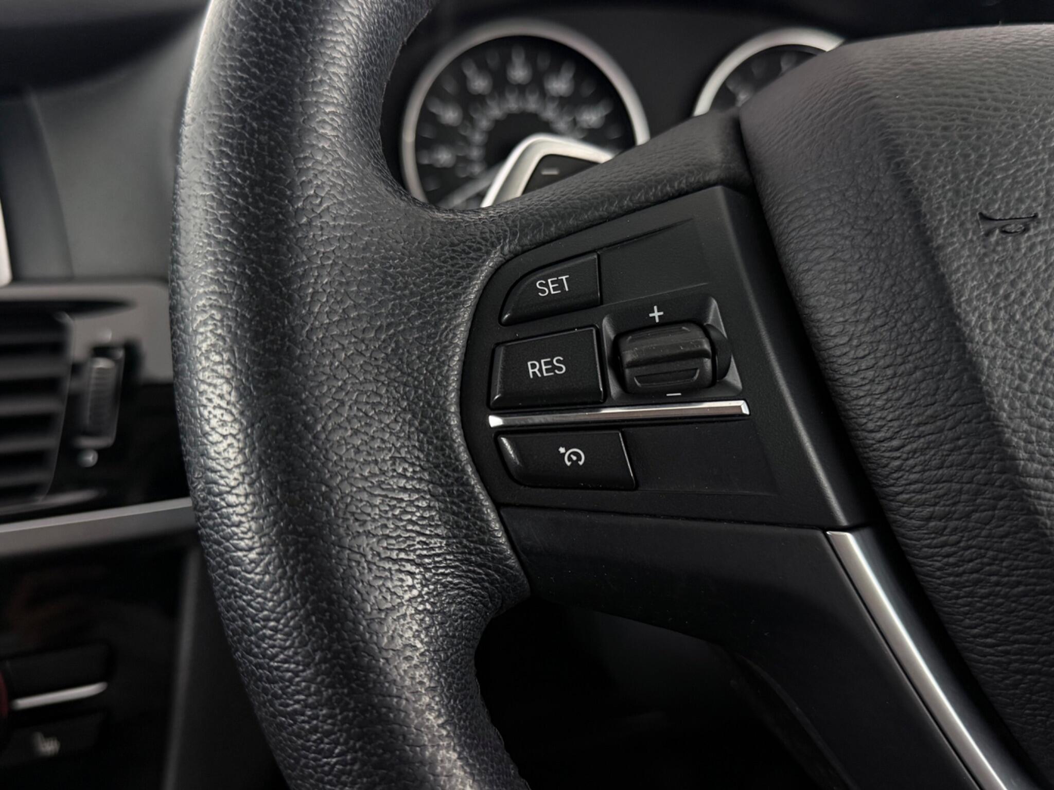 BMW X4 view 14