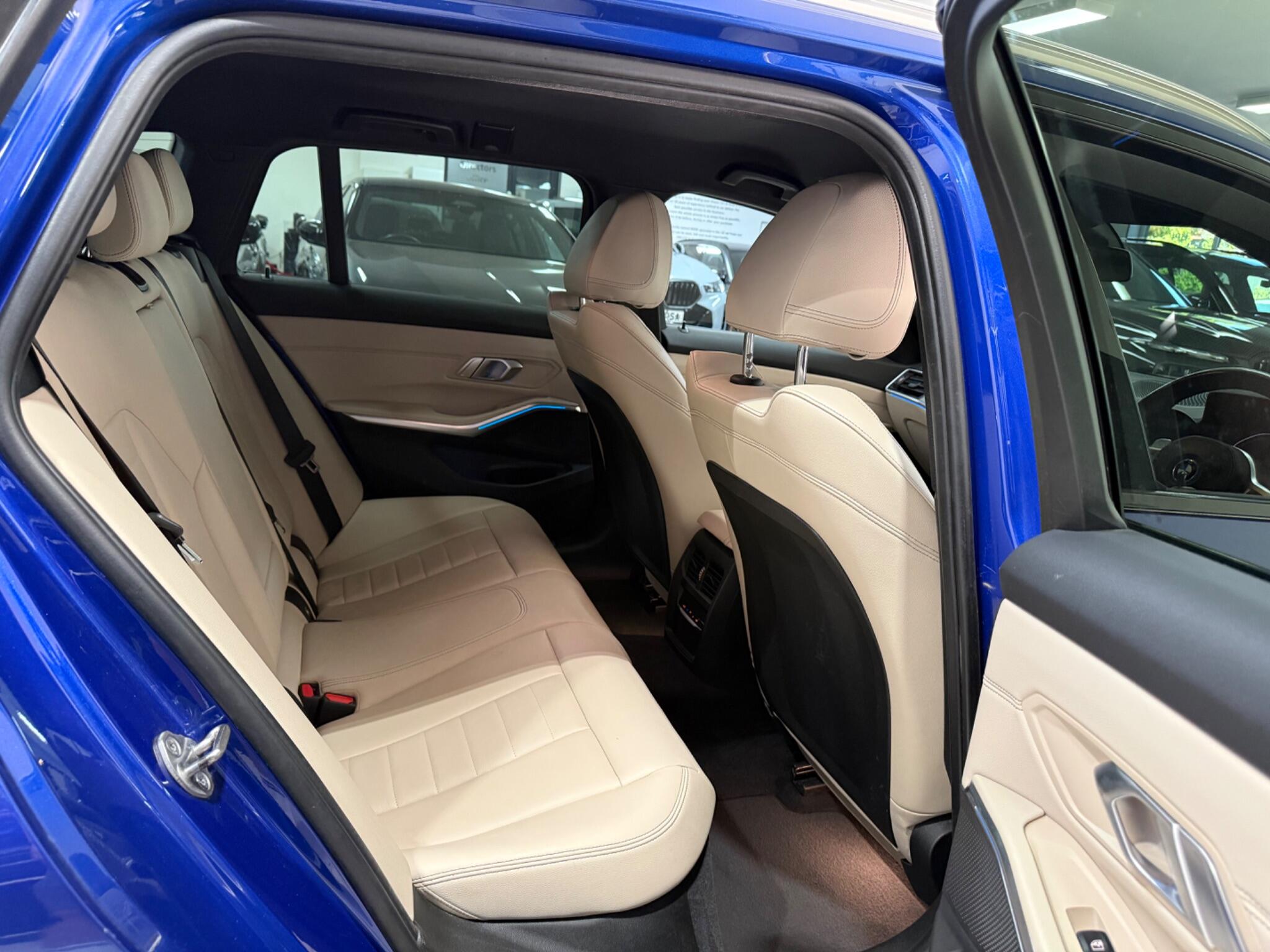 BMW 3 Series view 34