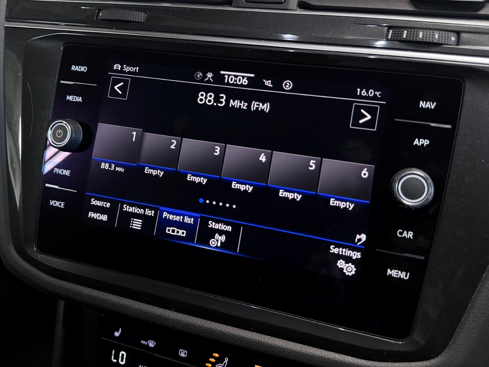 Volkswagen Tiguan view 40