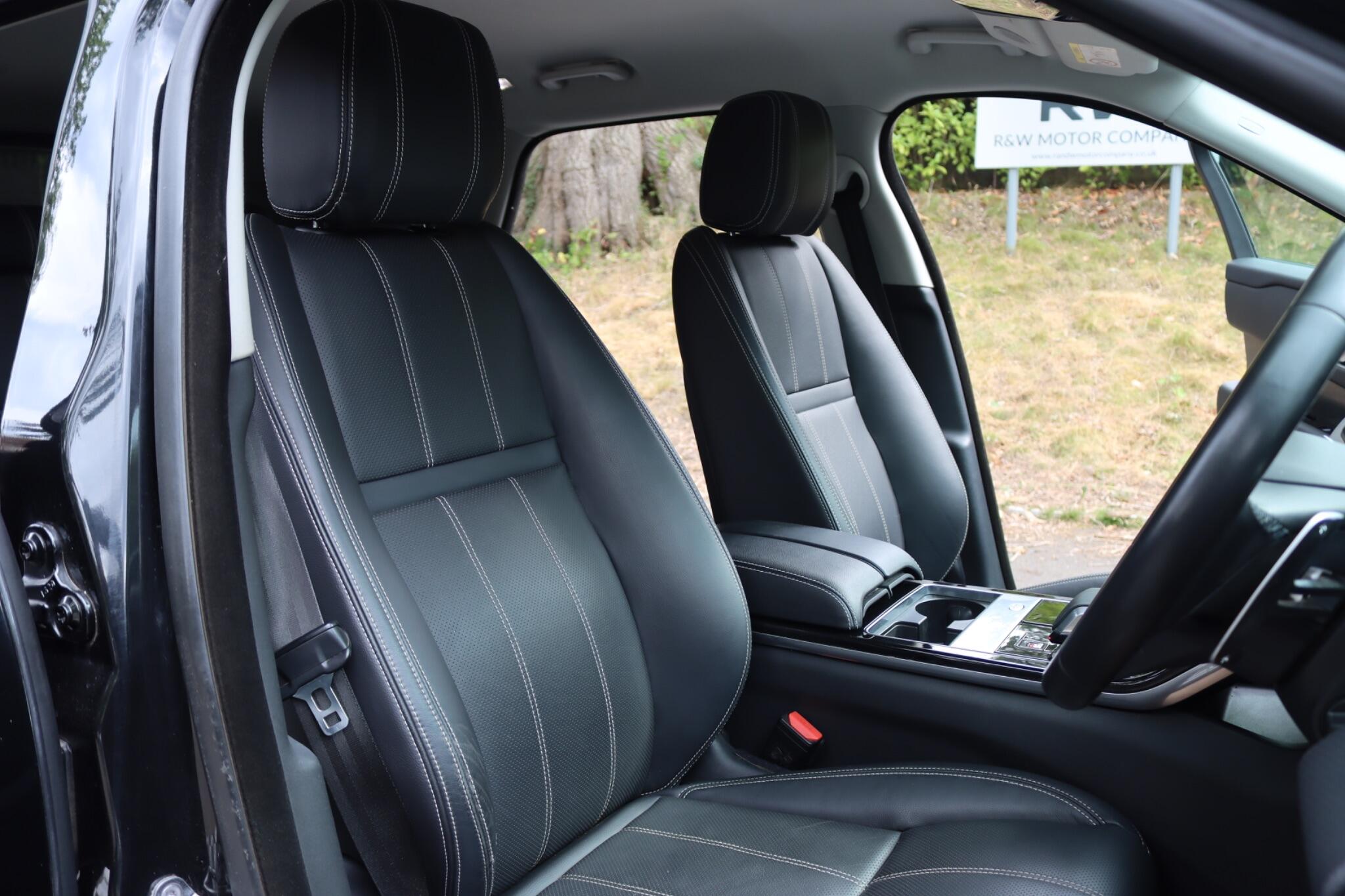 Land Rover Range Rover Velar view 8