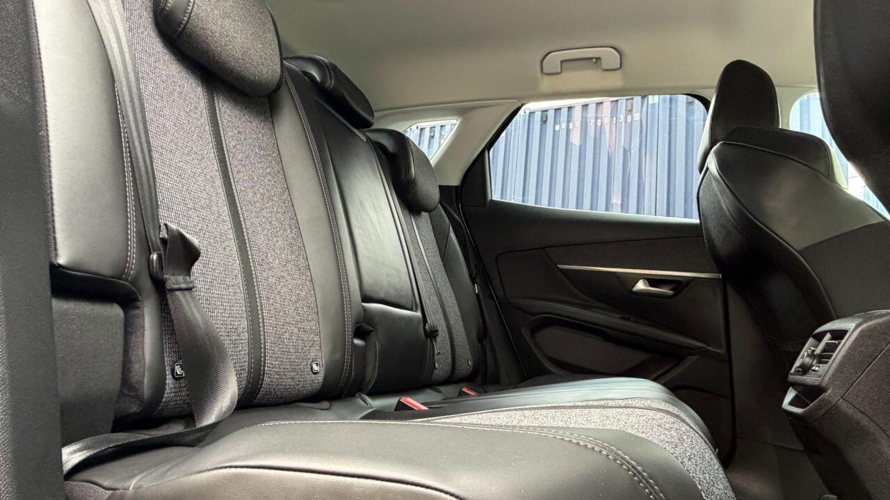 Peugeot 3008 view 12