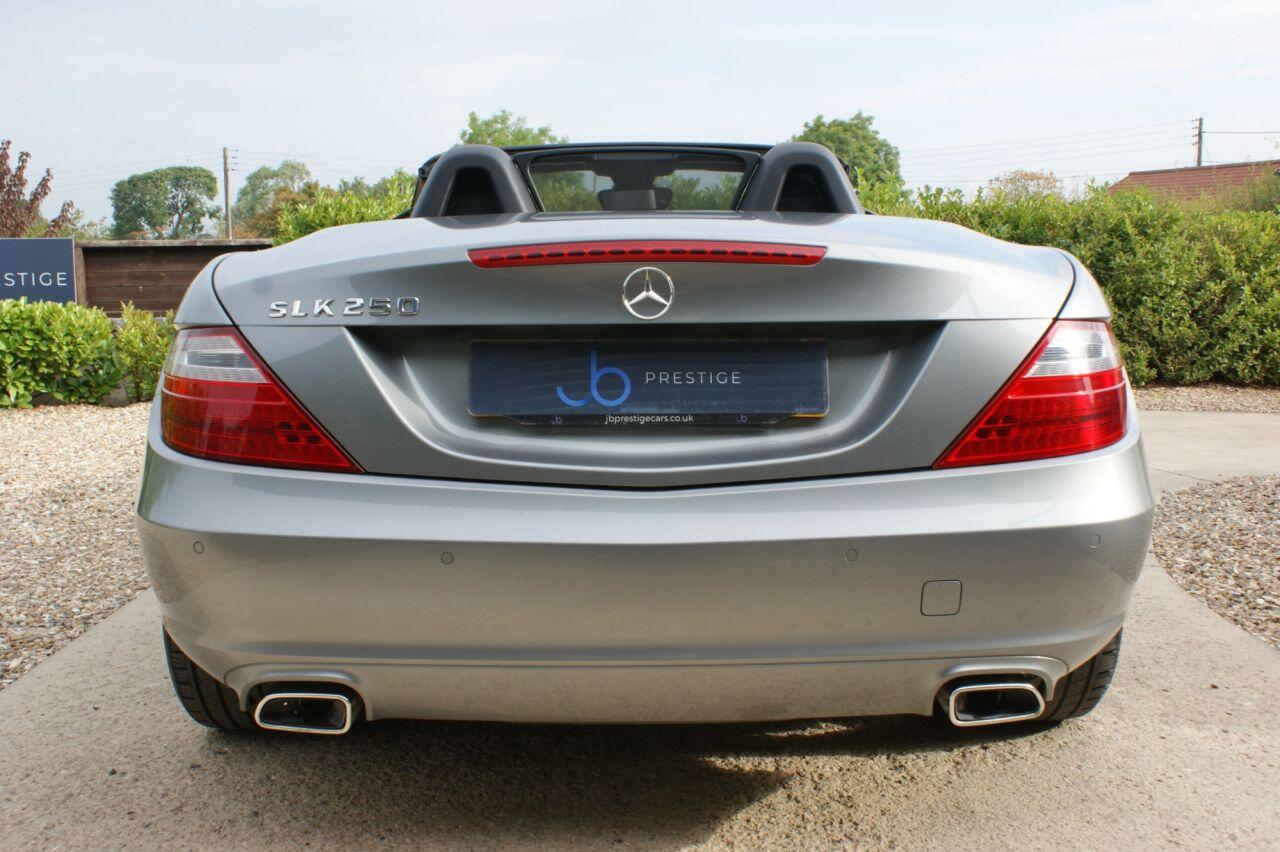 Mercedes-Benz SLK view 12