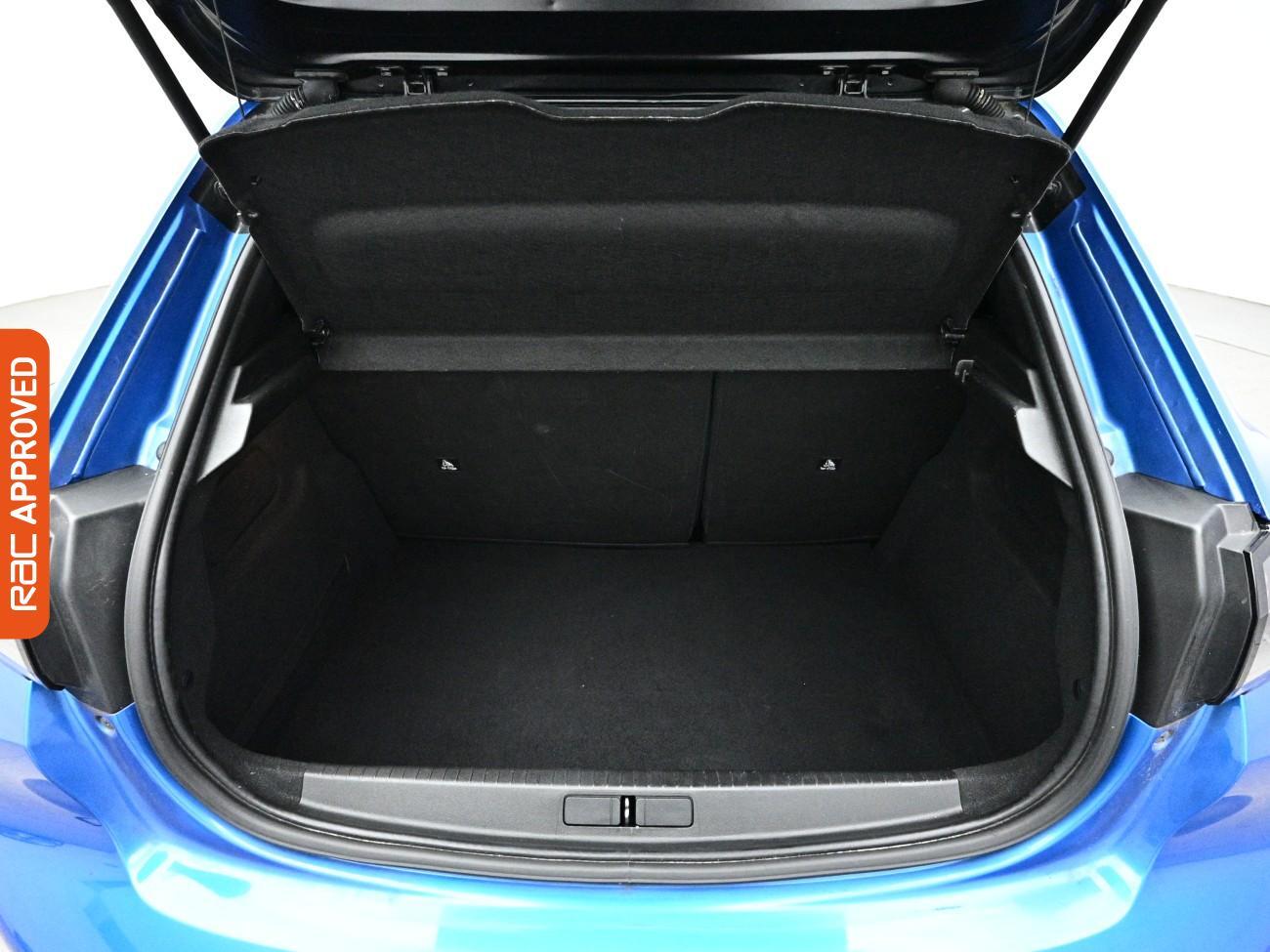 Peugeot e-208 view 13