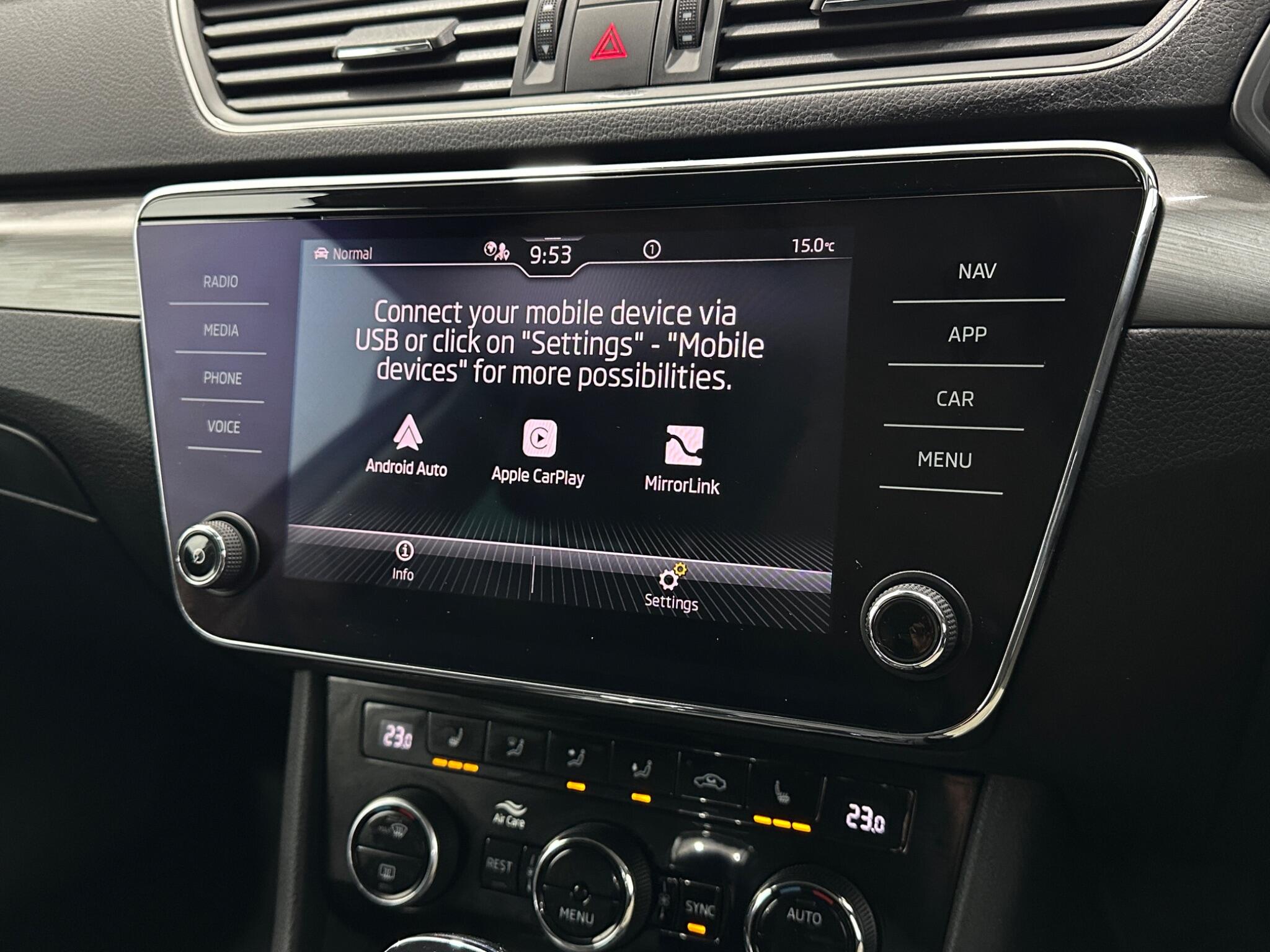 Skoda Superb view 24