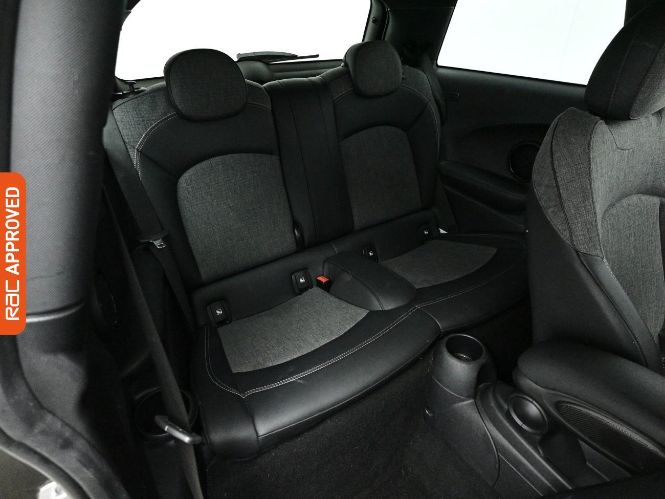 Mini Hatch view 14