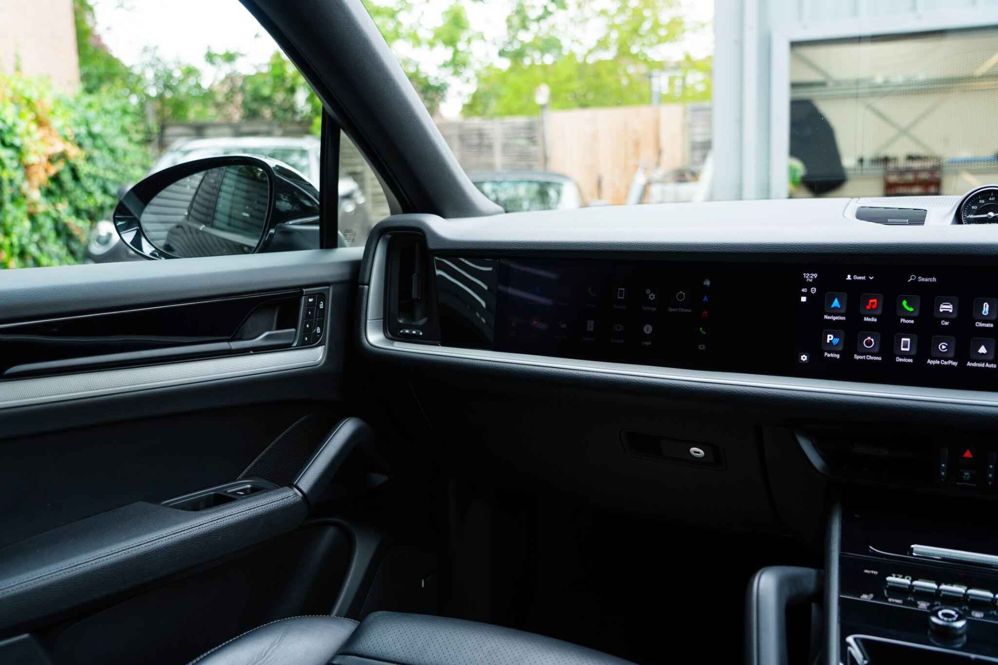 Porsche Cayenne view 8