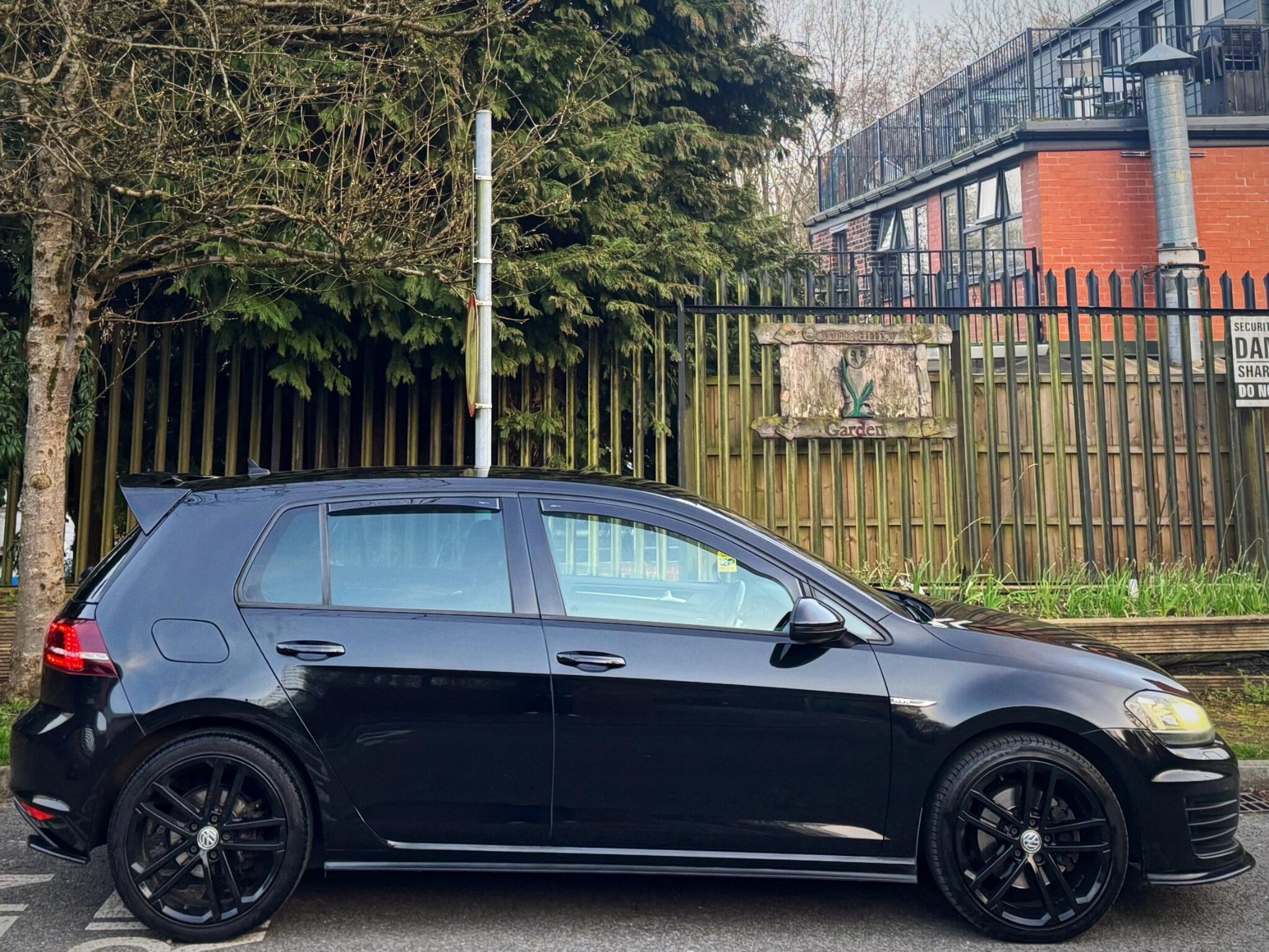 2016 Volkswagen Golf 2.0 TDI BlueMotion Tech GTD DSG Euro 6 (s/s) 5dr image 27