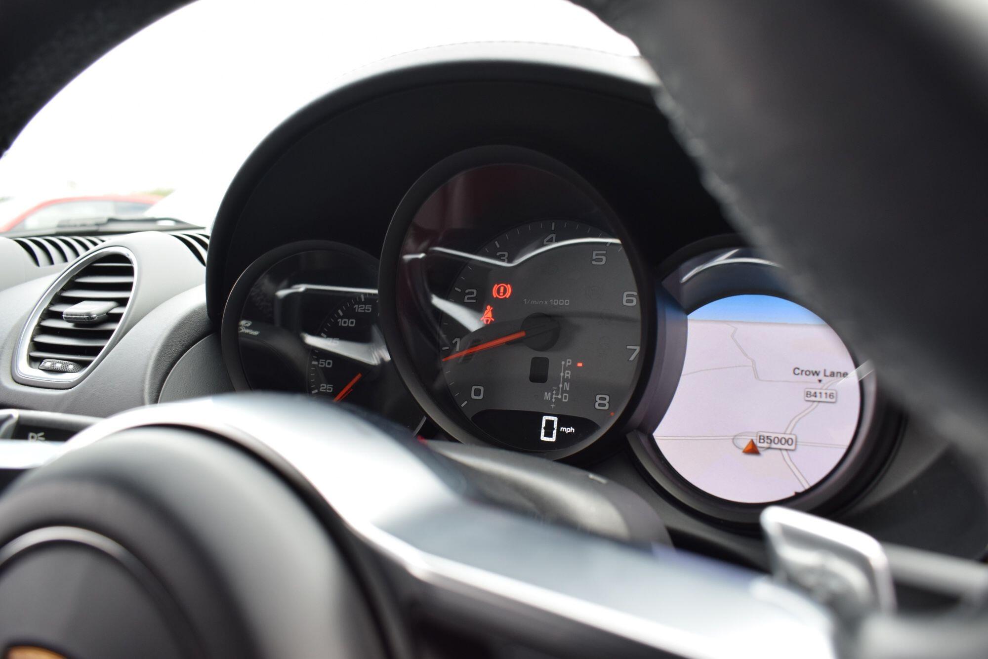 Porsche Cayman view 12