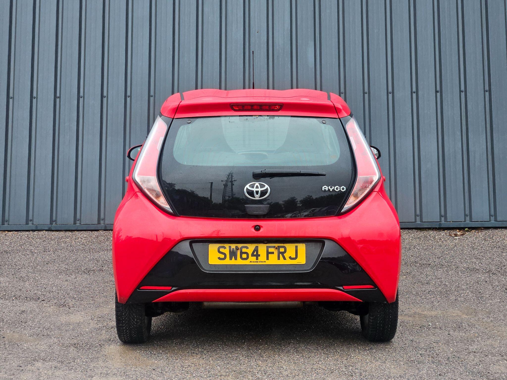 2015 Toyota AYGO image 13