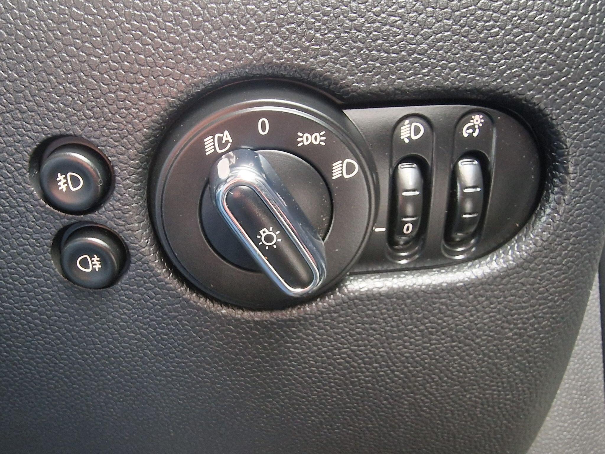 MINI Hatch view 36