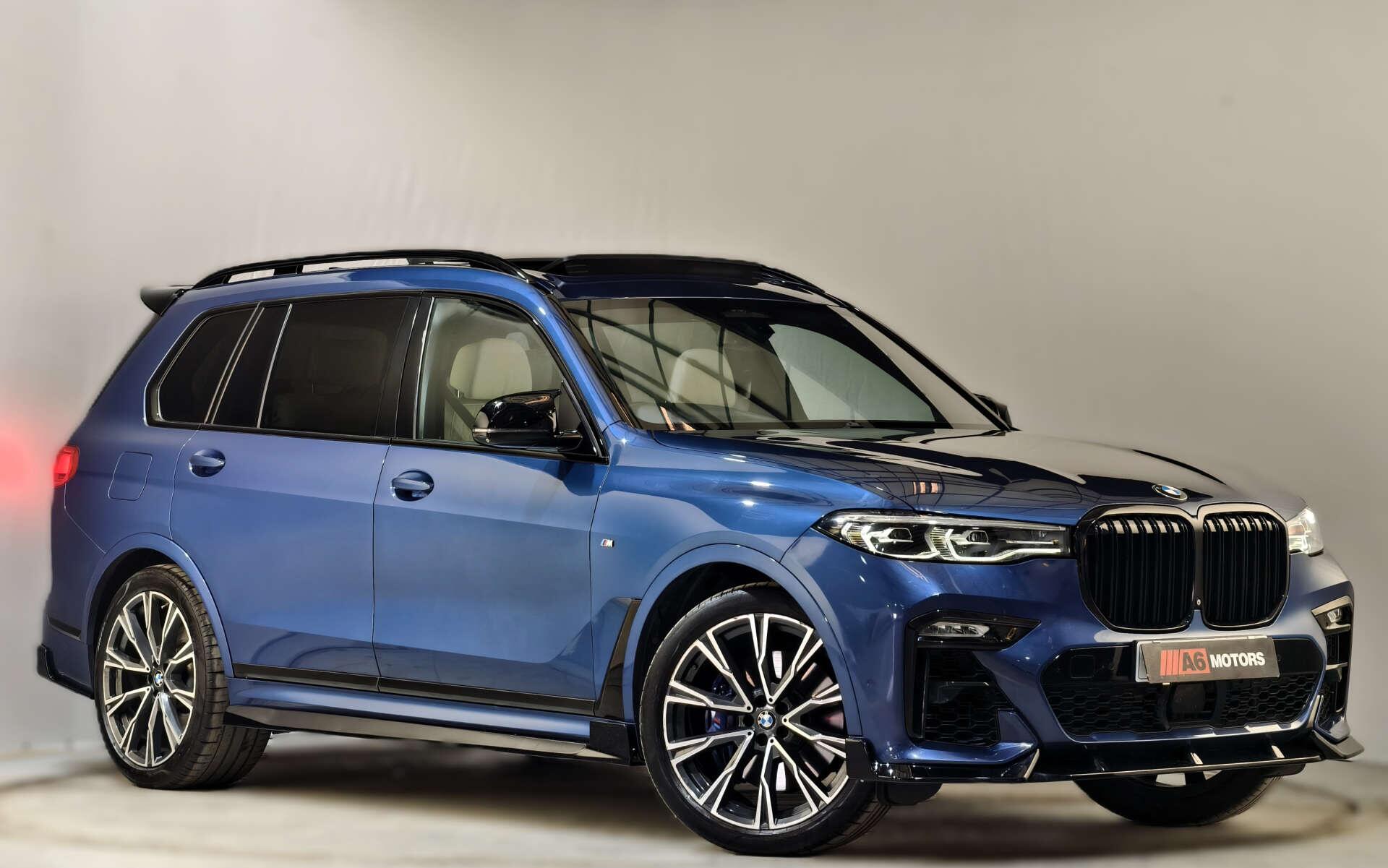 BMW X7 view 4