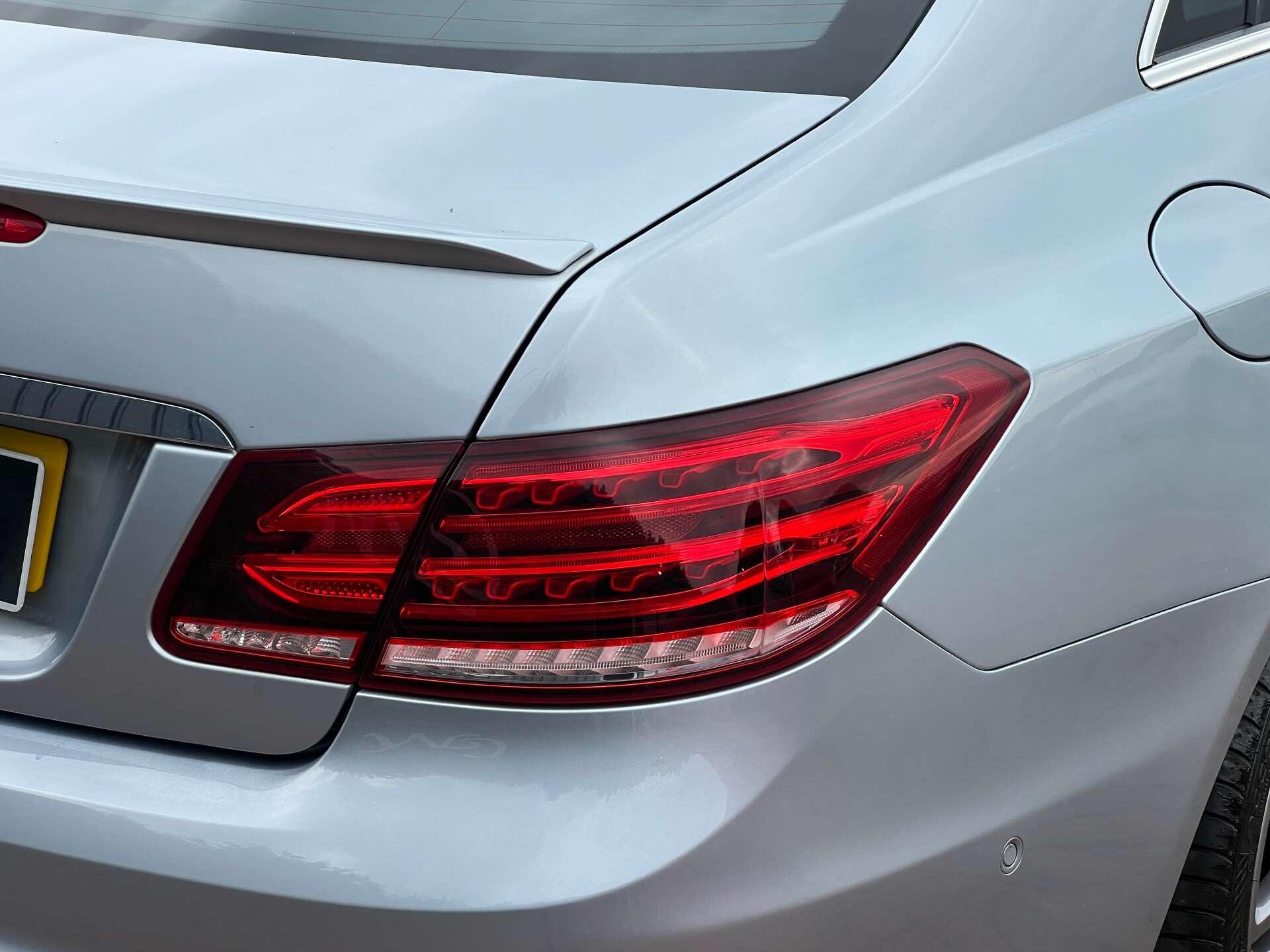 Mercedes-Benz E-Class view 9