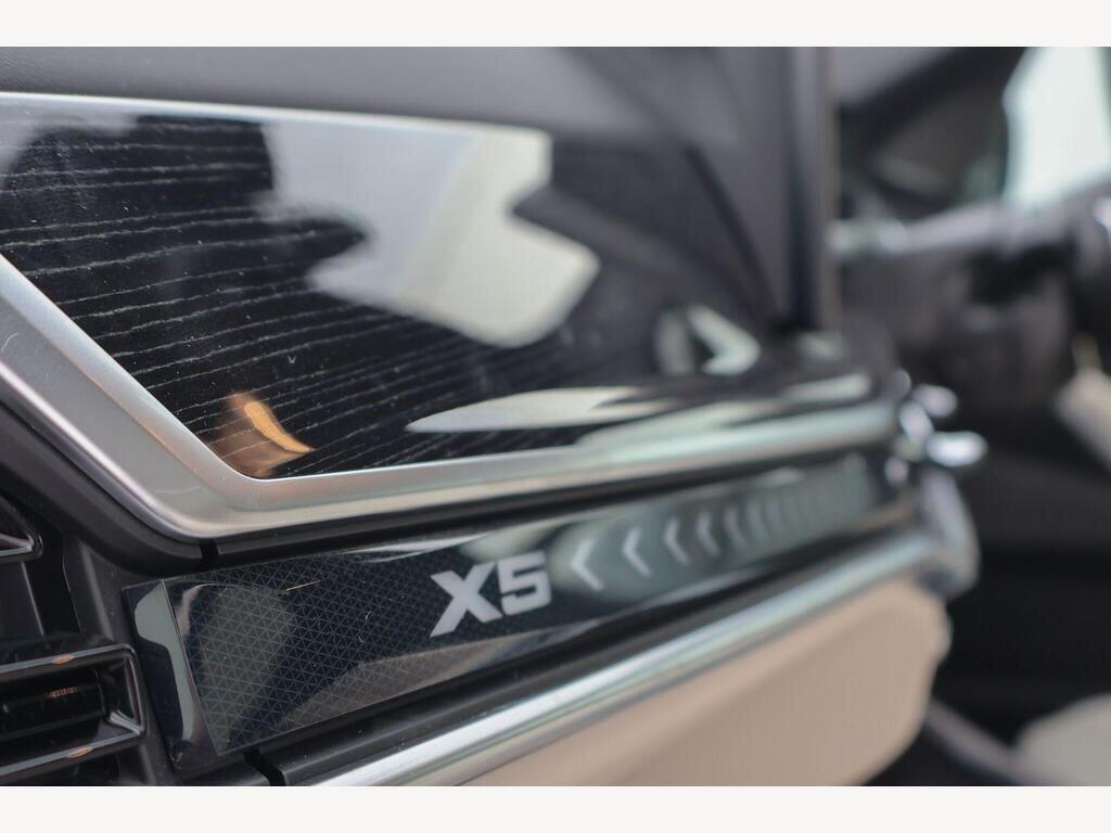 BMW X5 view 34