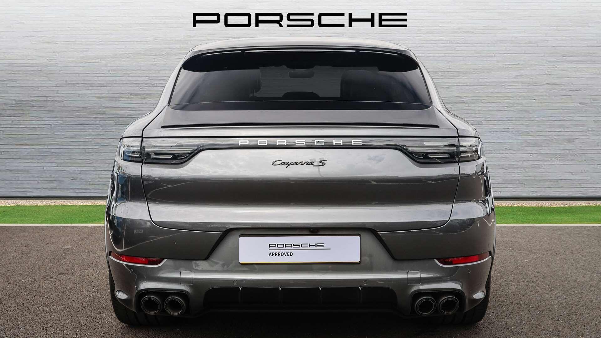 Porsche Cayenne view 10