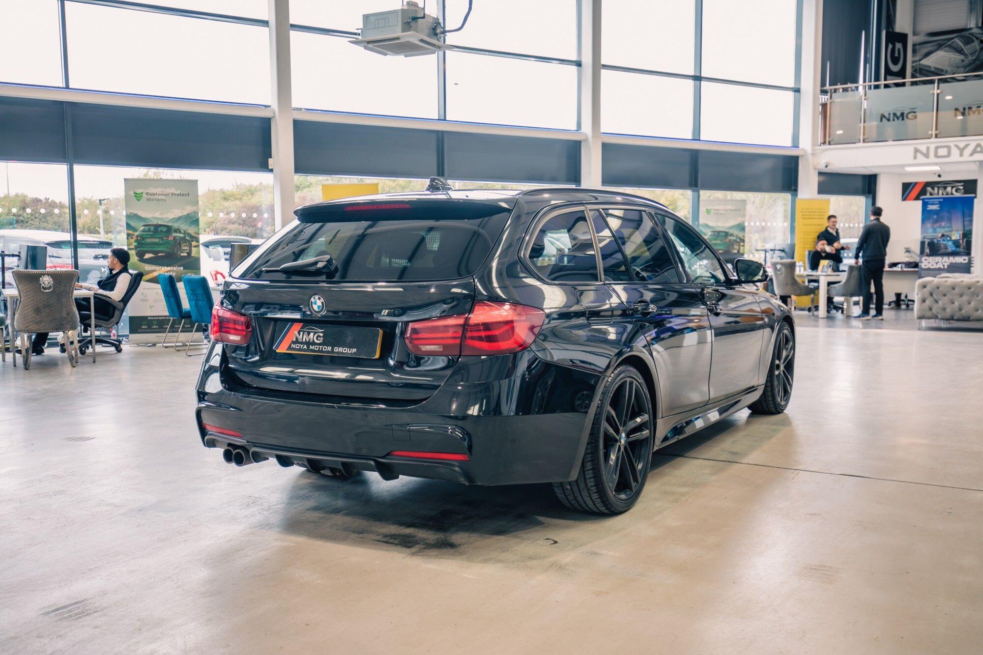 BMW 3 Series view 24