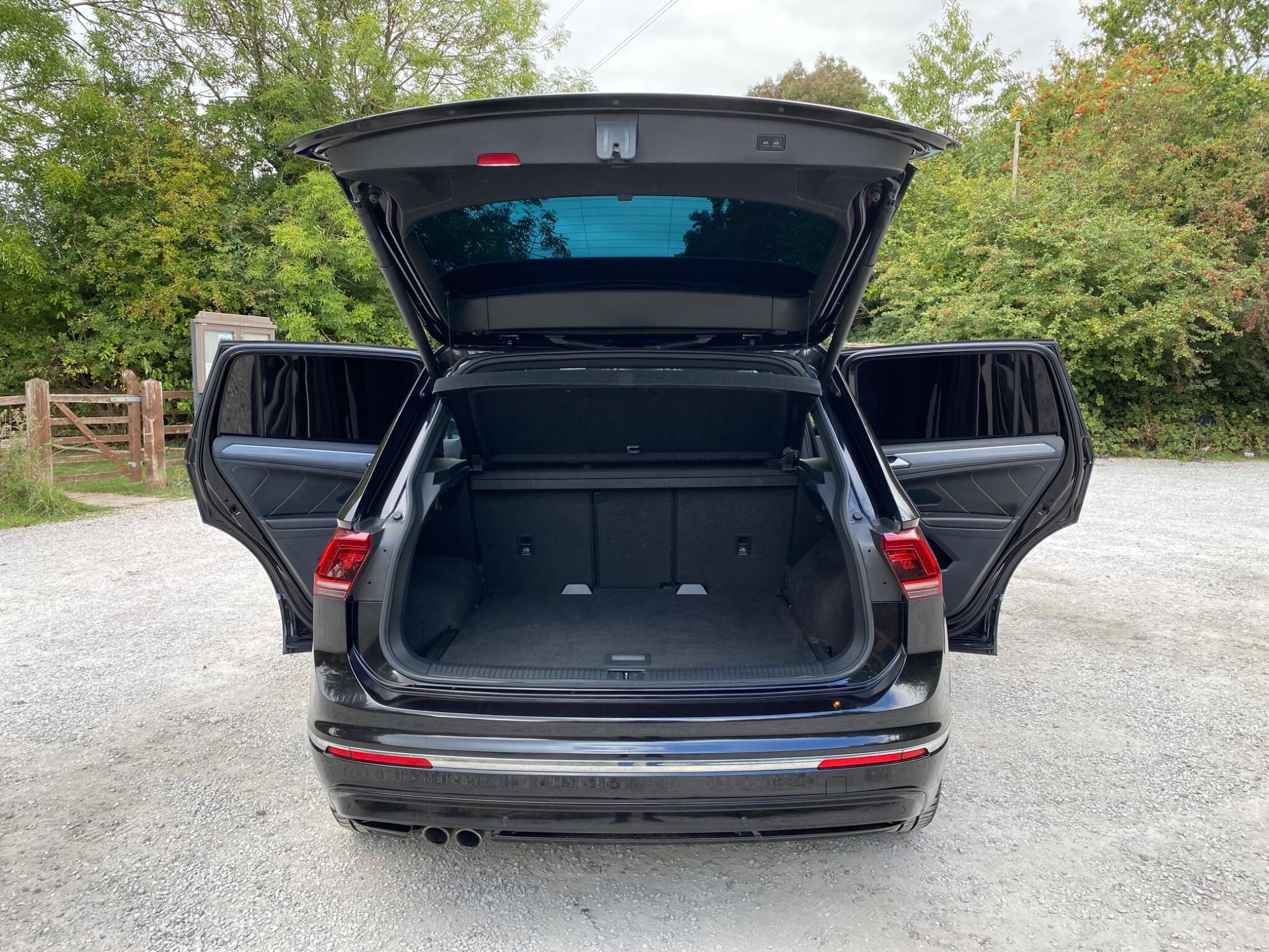 Volkswagen Tiguan view 13