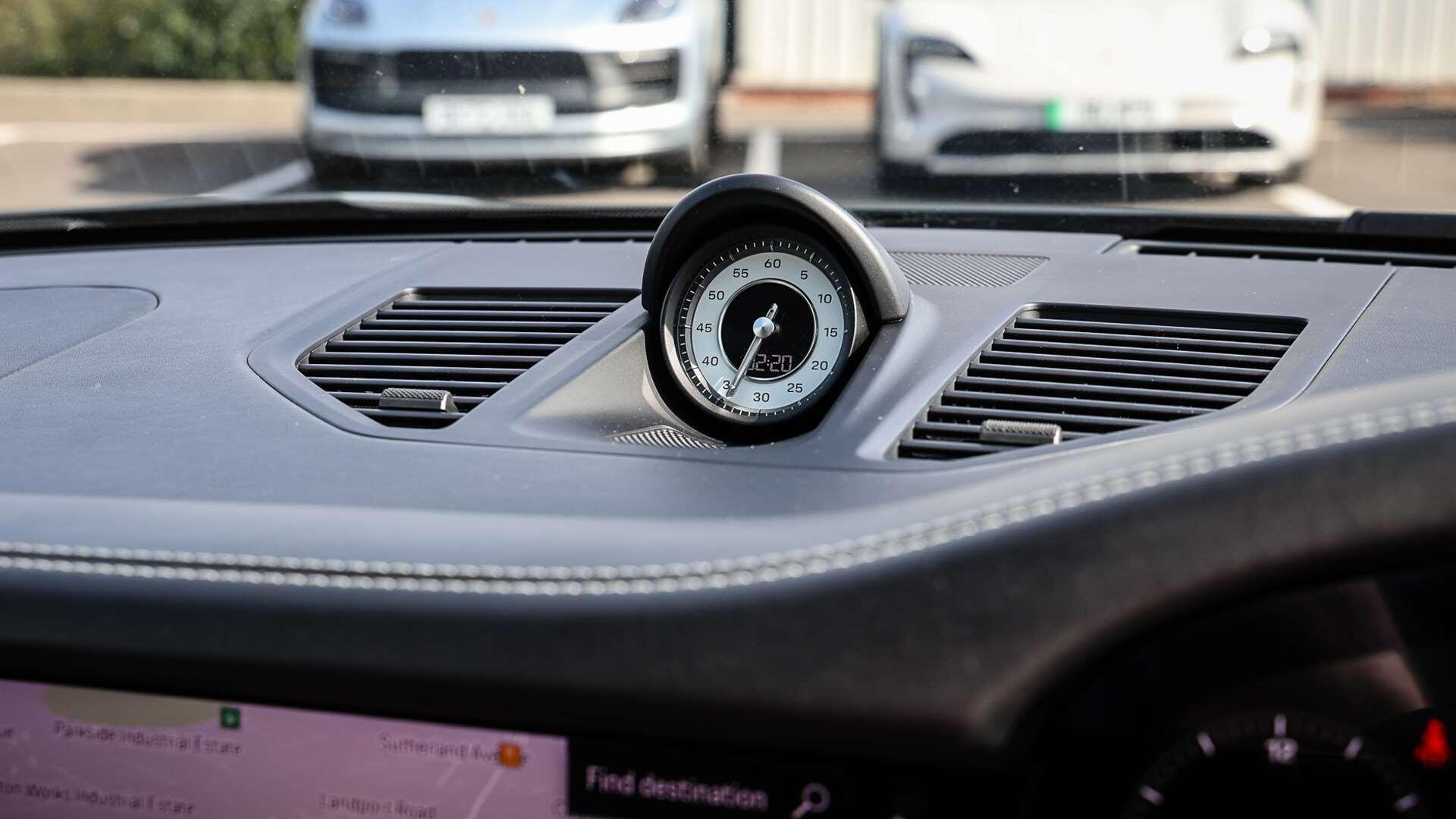 Porsche 911 view 20