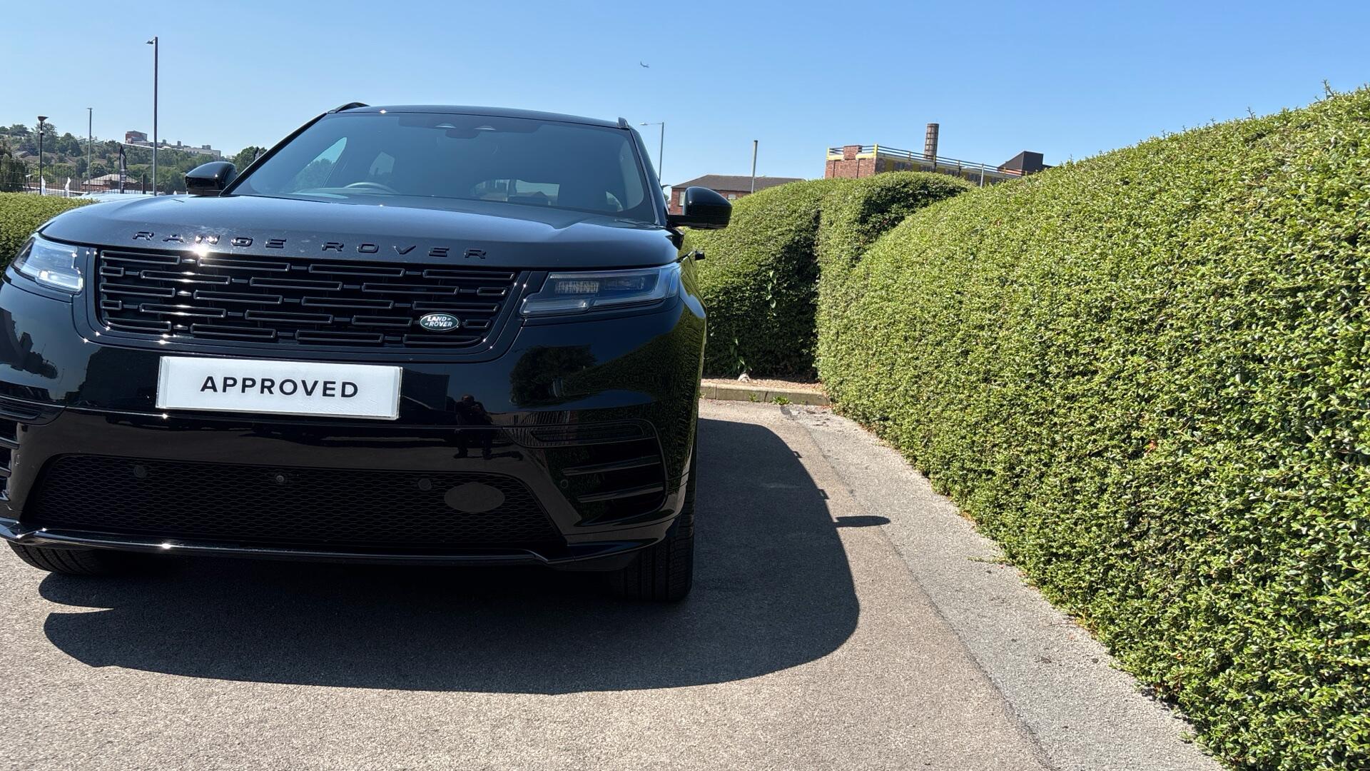 Land Rover Range Rover Velar view 39