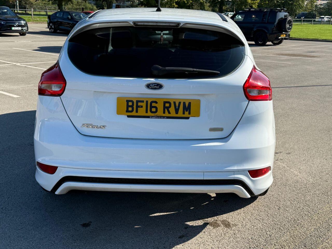 Ford Focus view 32
