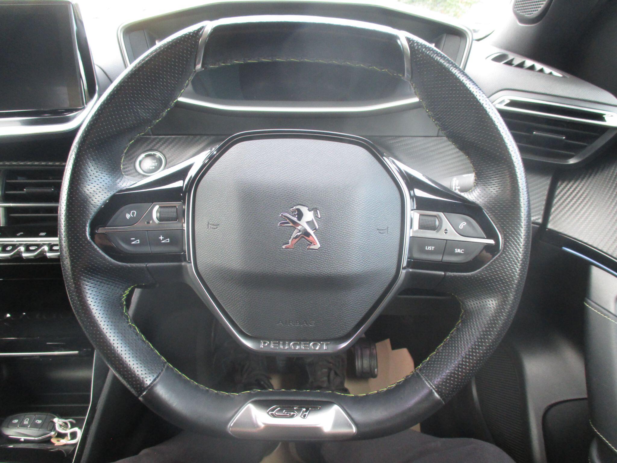 Peugeot E-2008 view 35