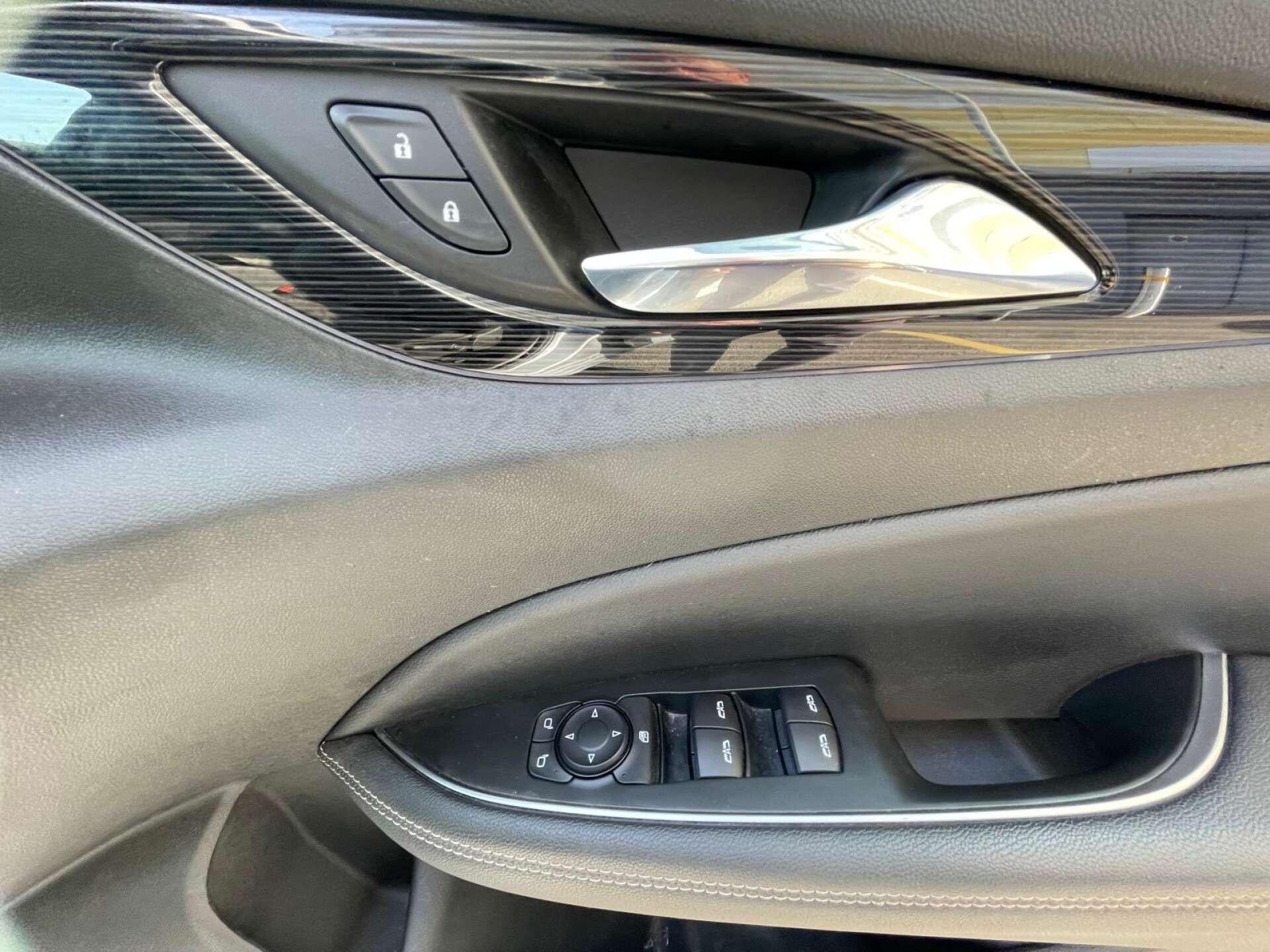Vauxhall Insignia view 23
