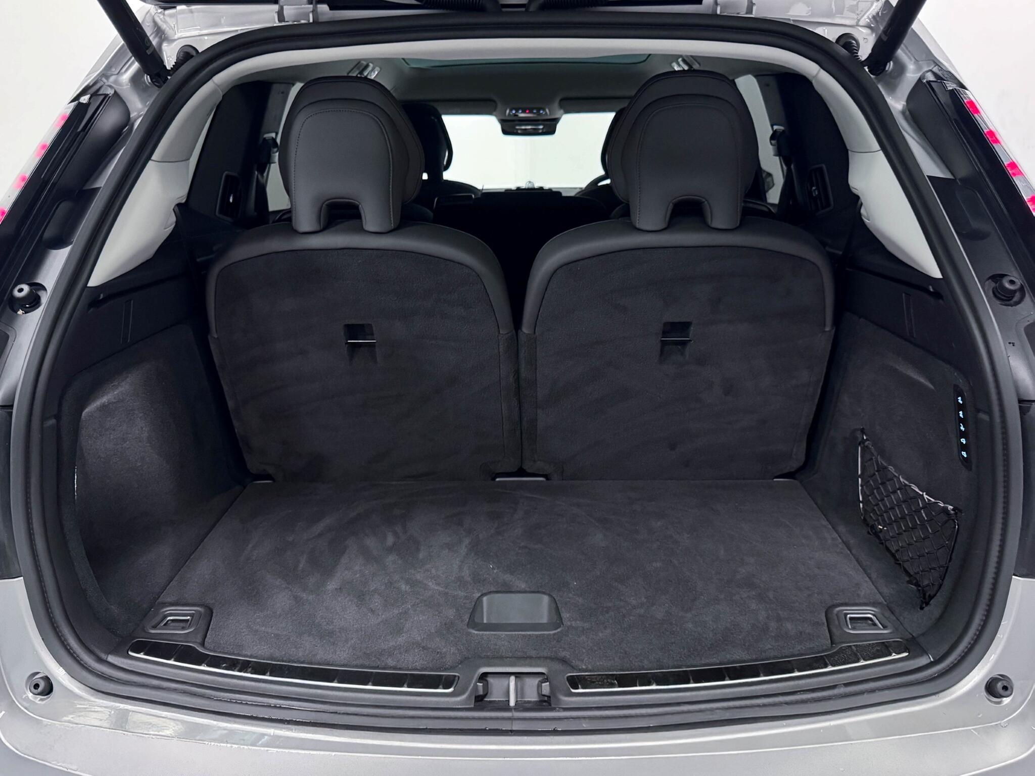 Volvo Ex90 view 8
