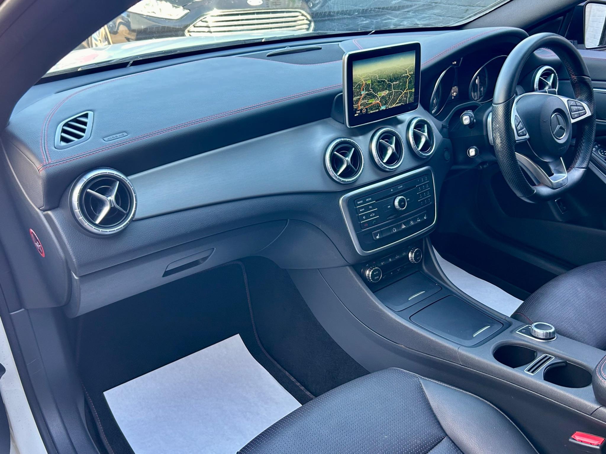 Mercedes-Benz Cla view 13