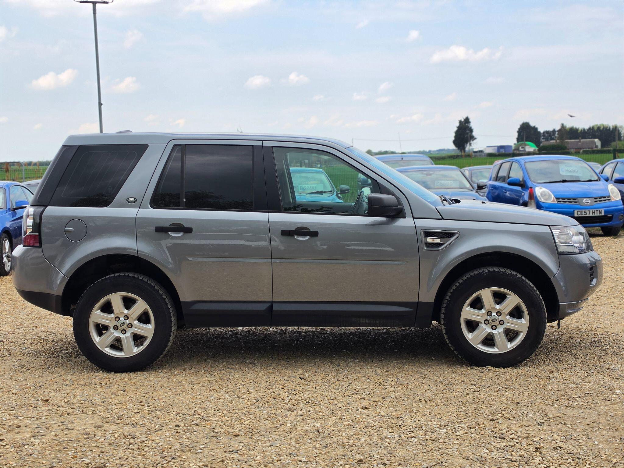 Land Rover Freelander 2 view 5