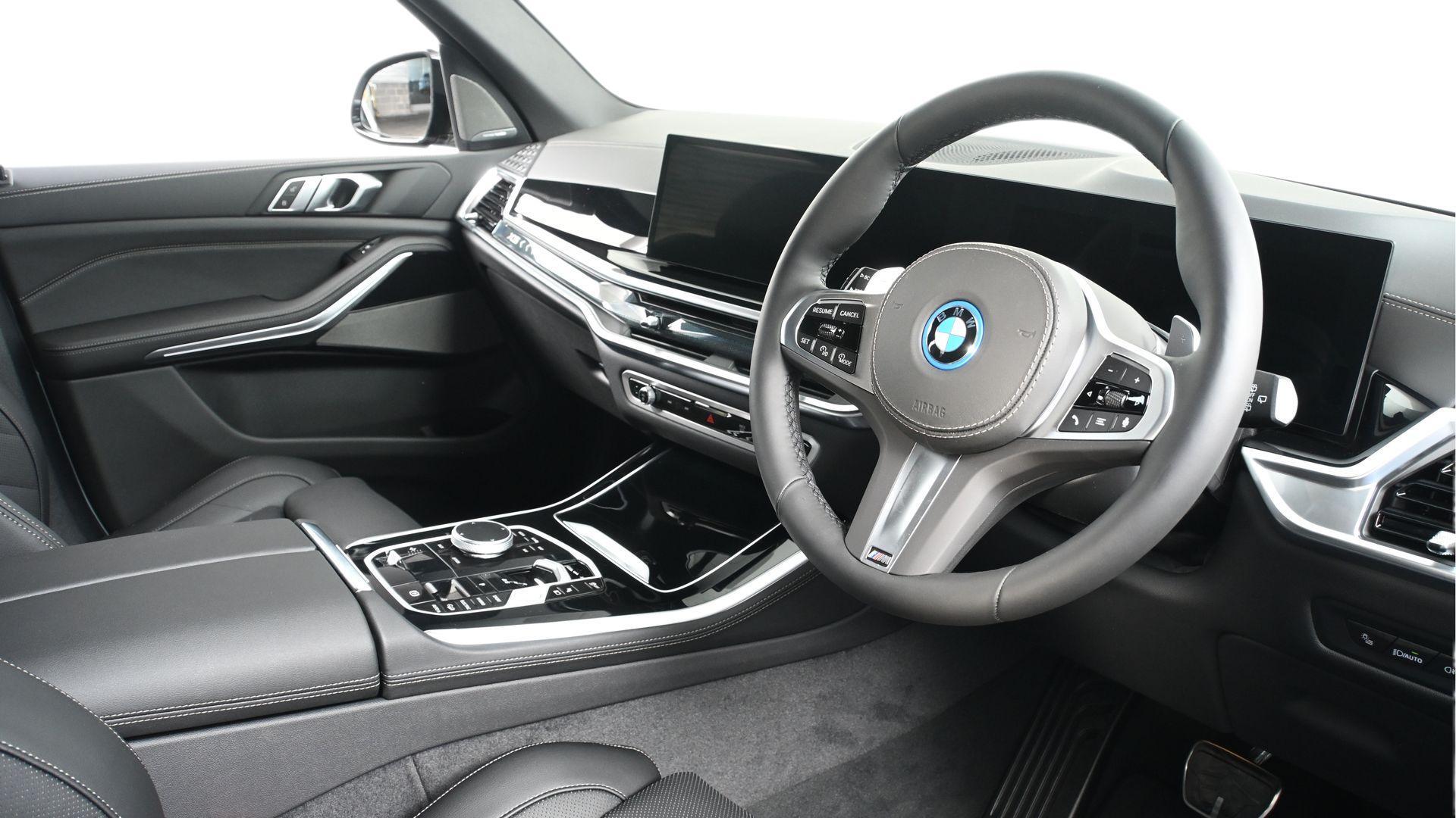 BMW X5 view 6