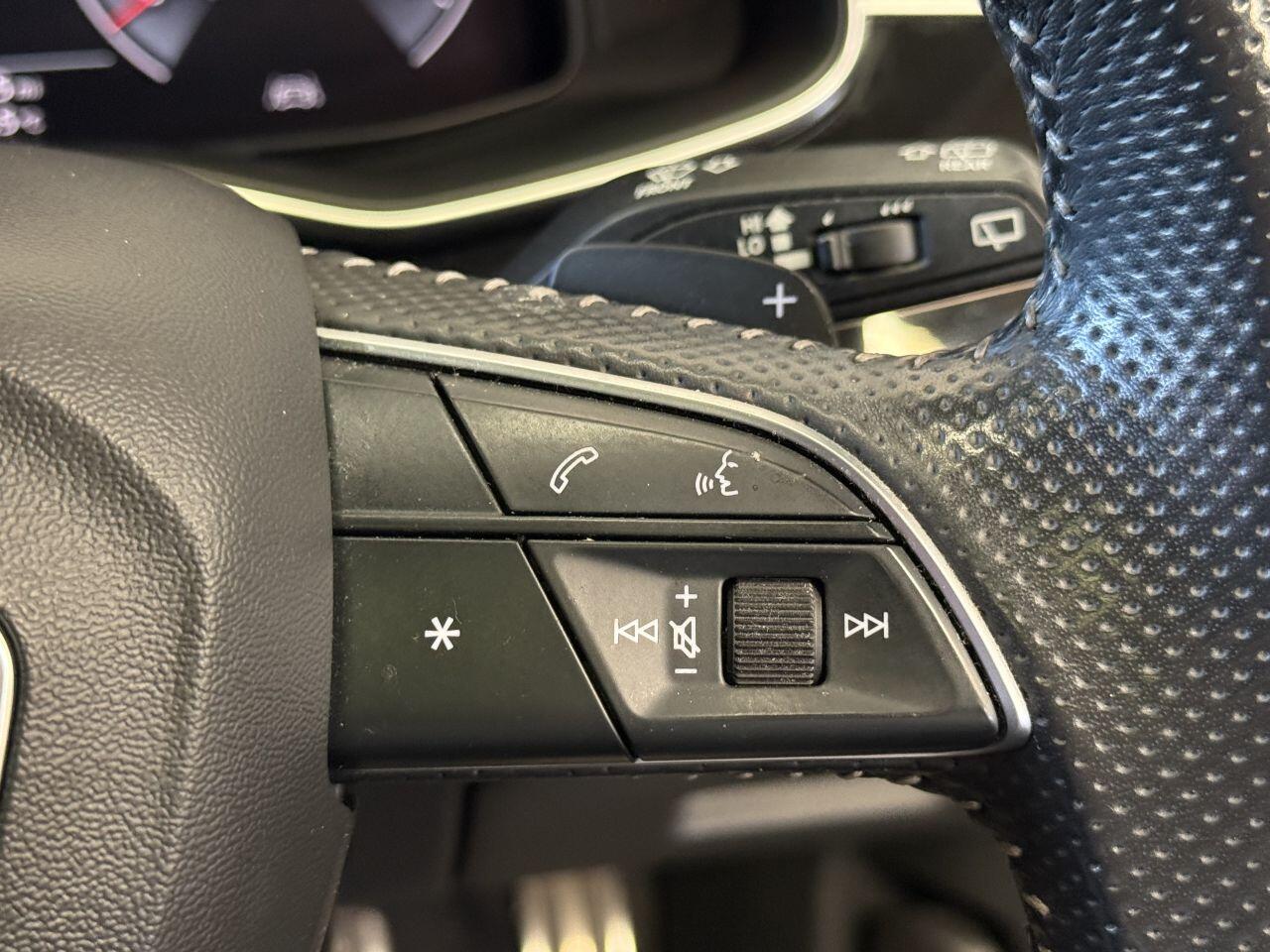 Audi Q8 view 41