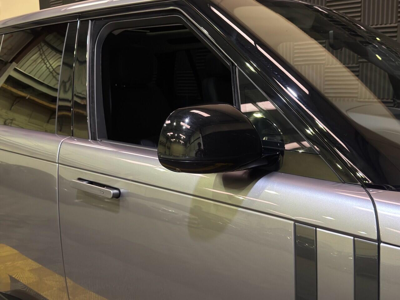 Land Rover Range Rover view 6
