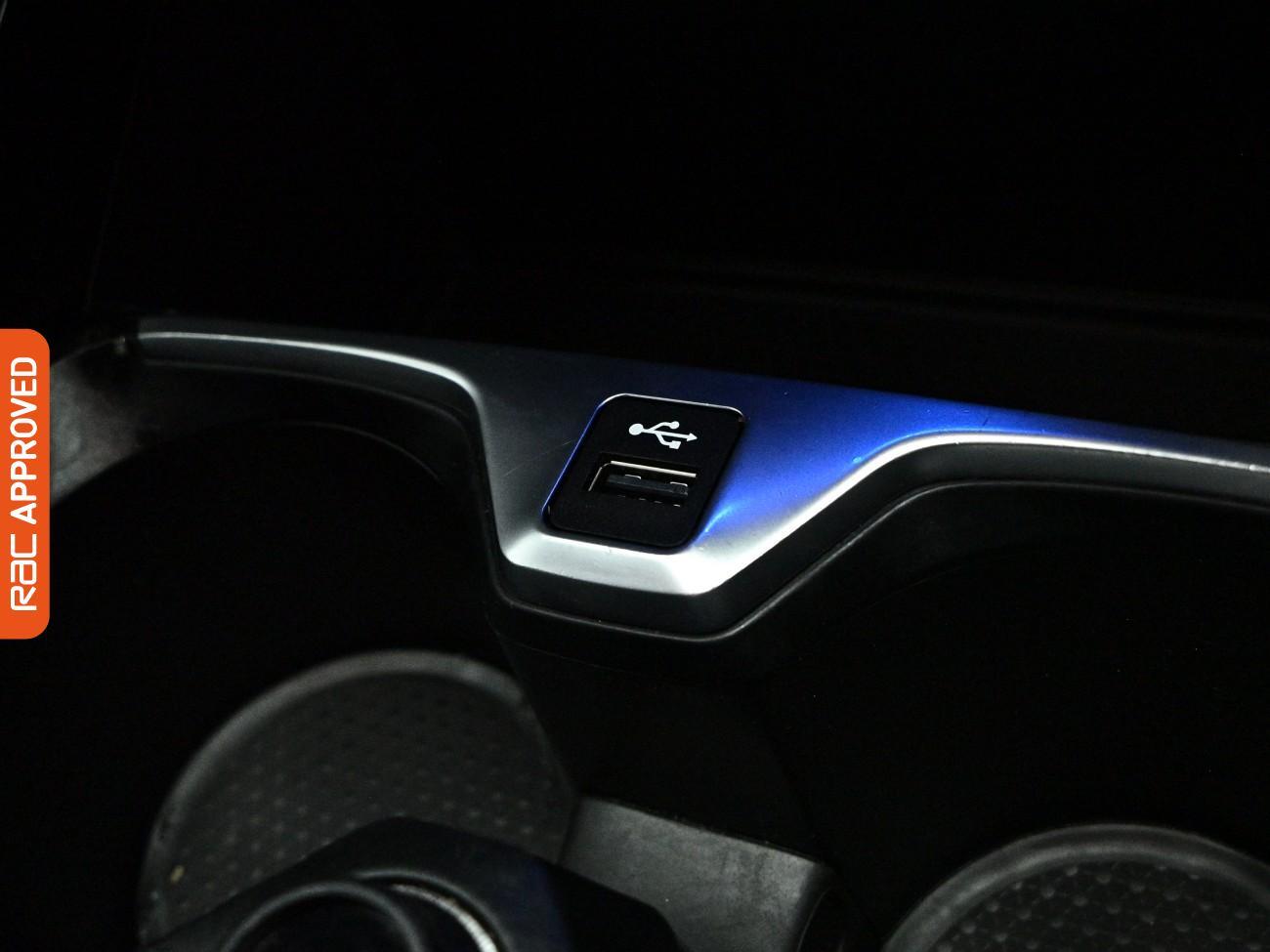 BMW 1 Series view 21