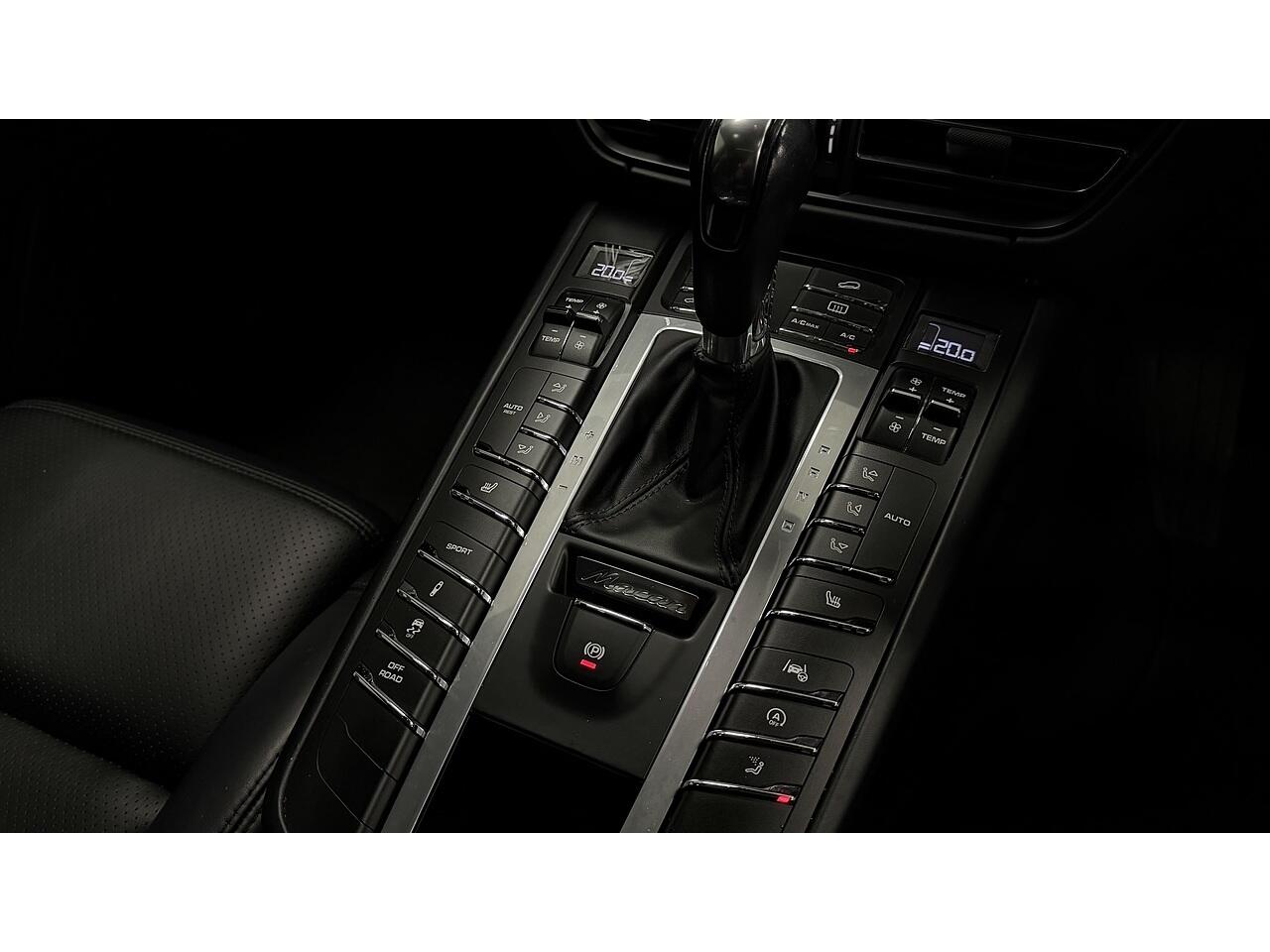 Porsche Macan view 21