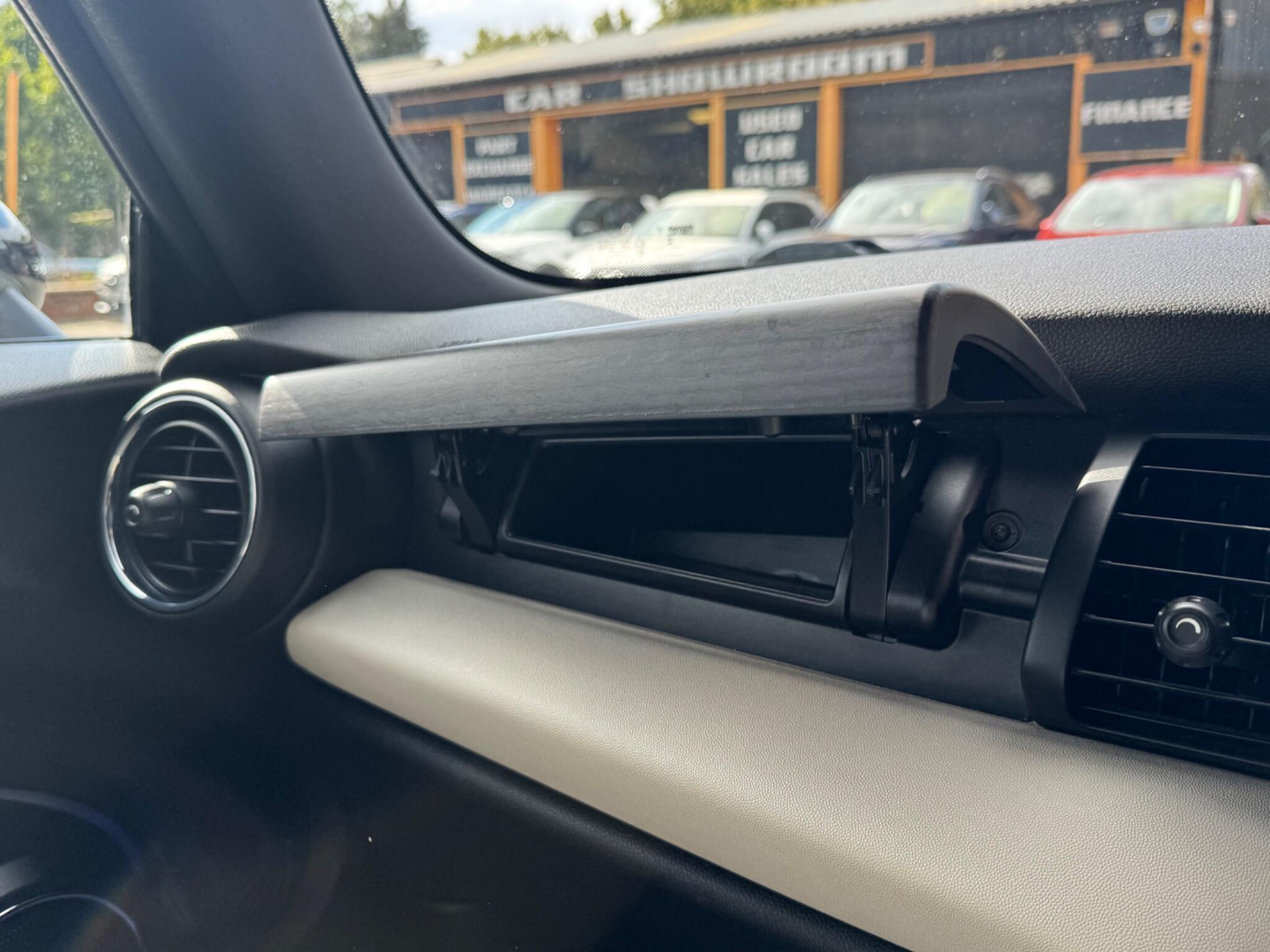 Mini Hatch view 33