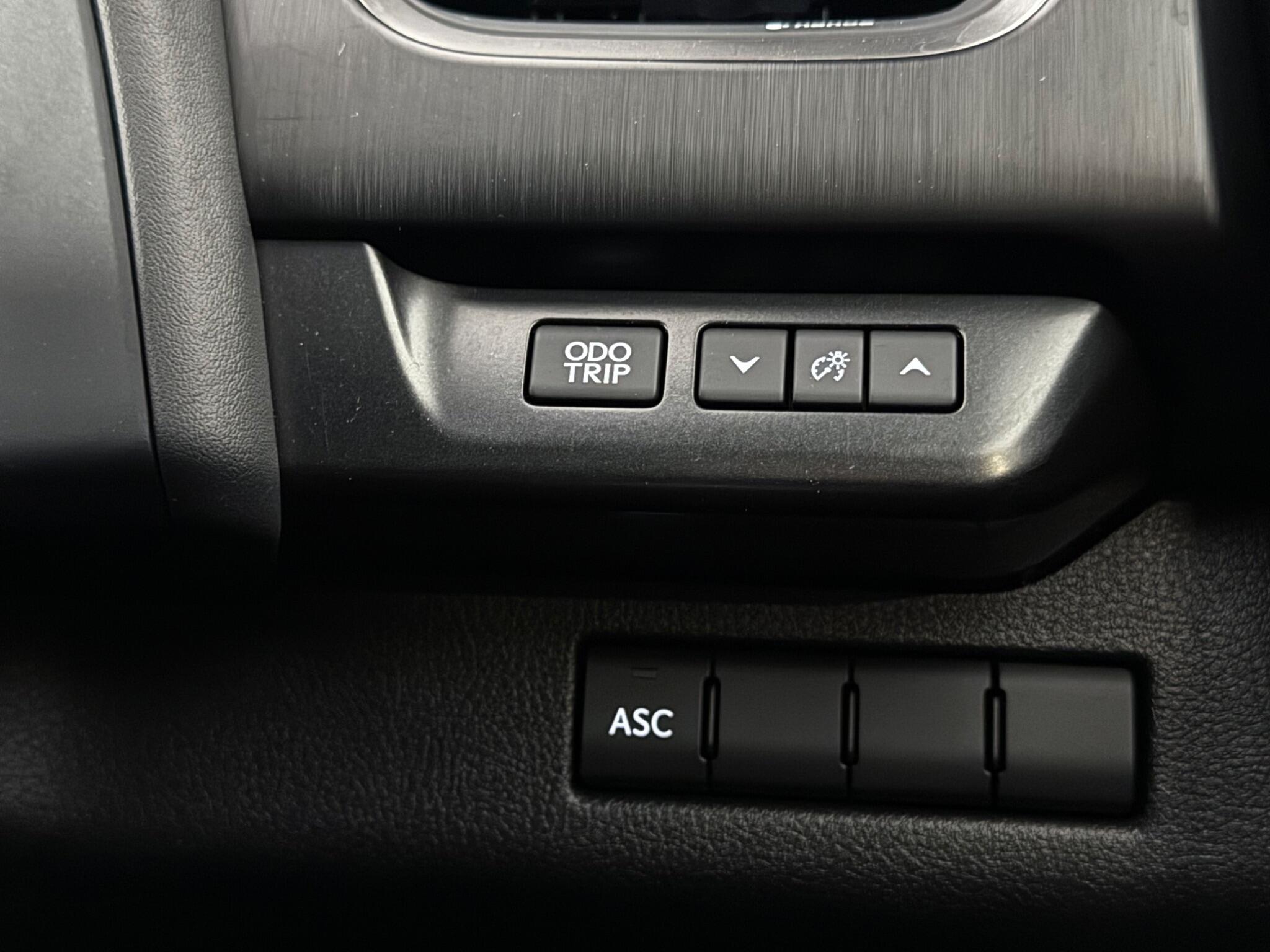 Lexus Ux view 20