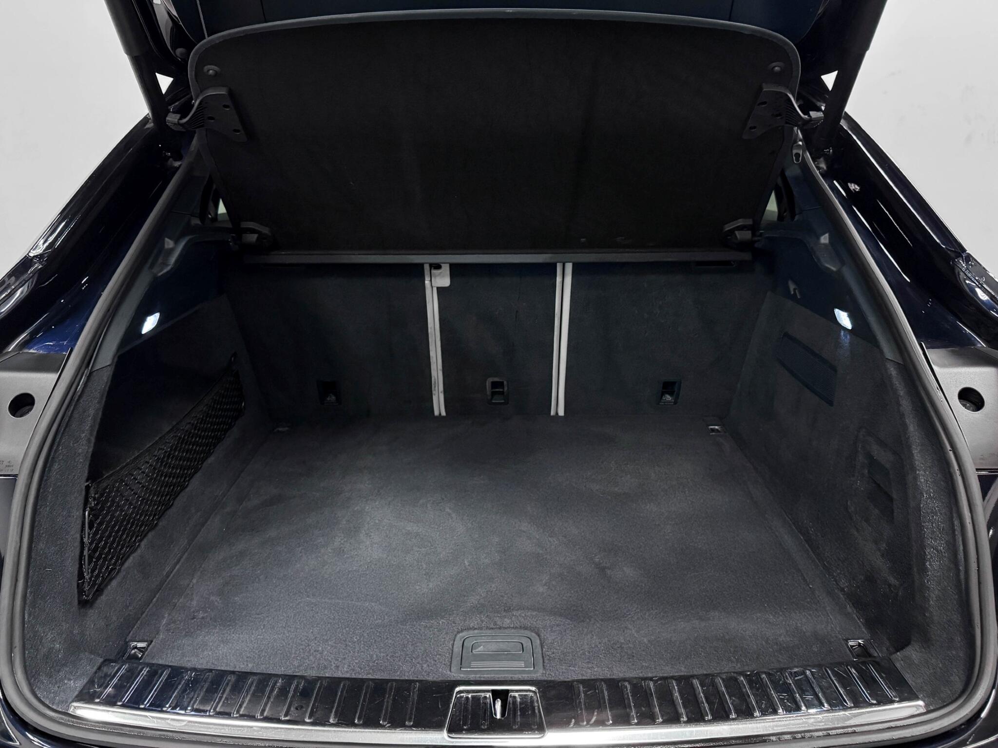Porsche Cayenne view 7