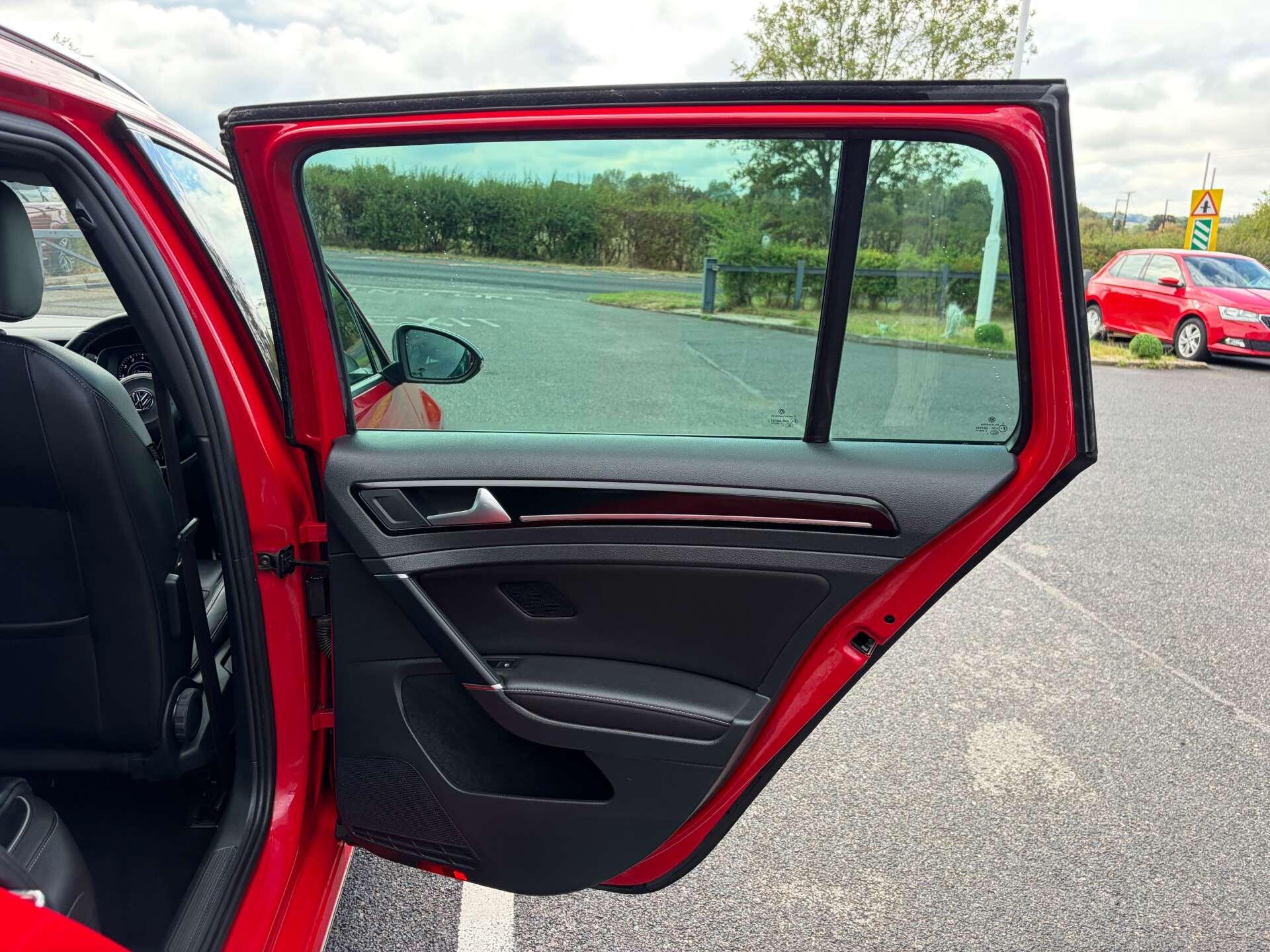 Volkswagen Golf view 25