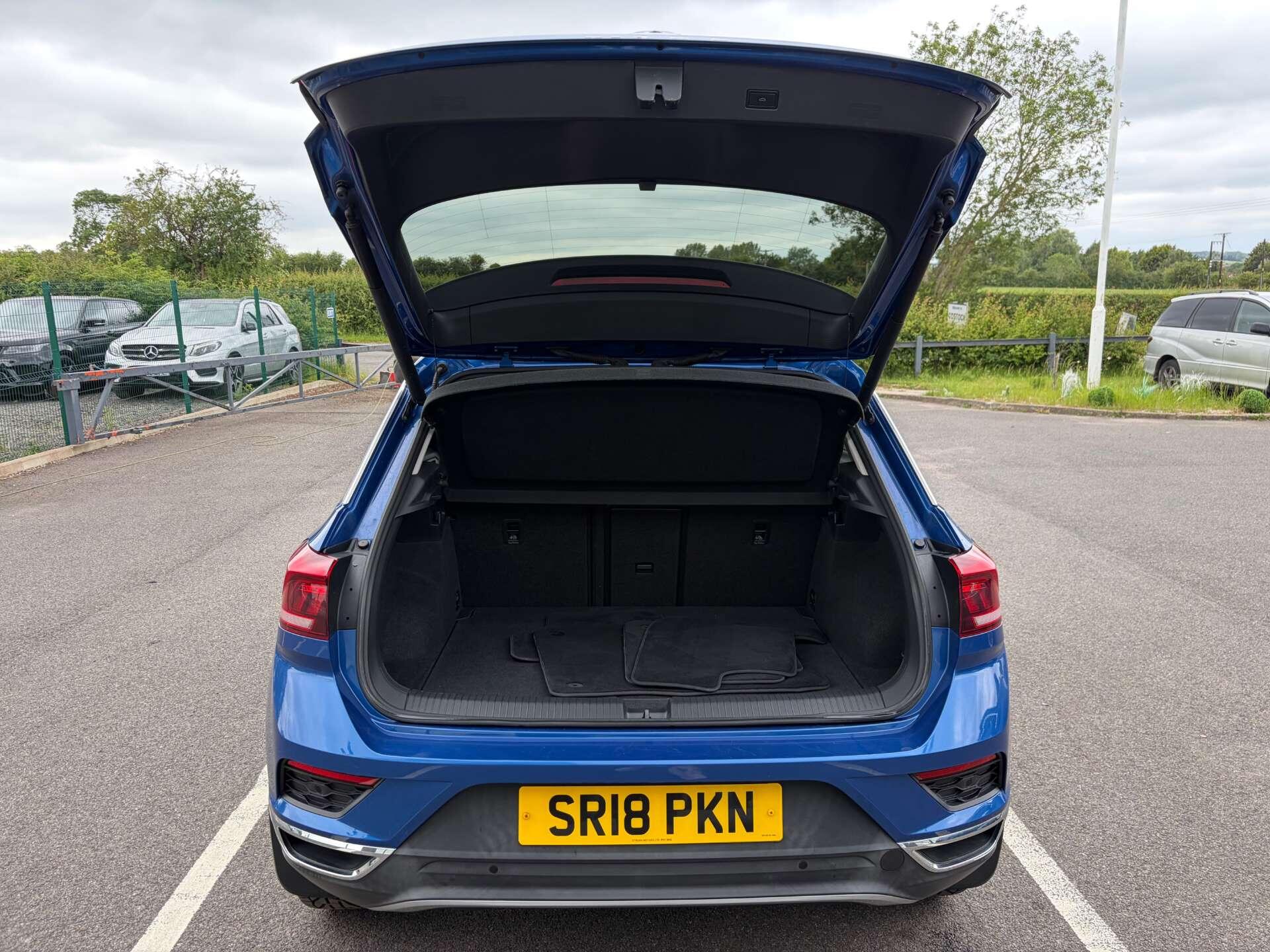 Volkswagen T-Roc view 24